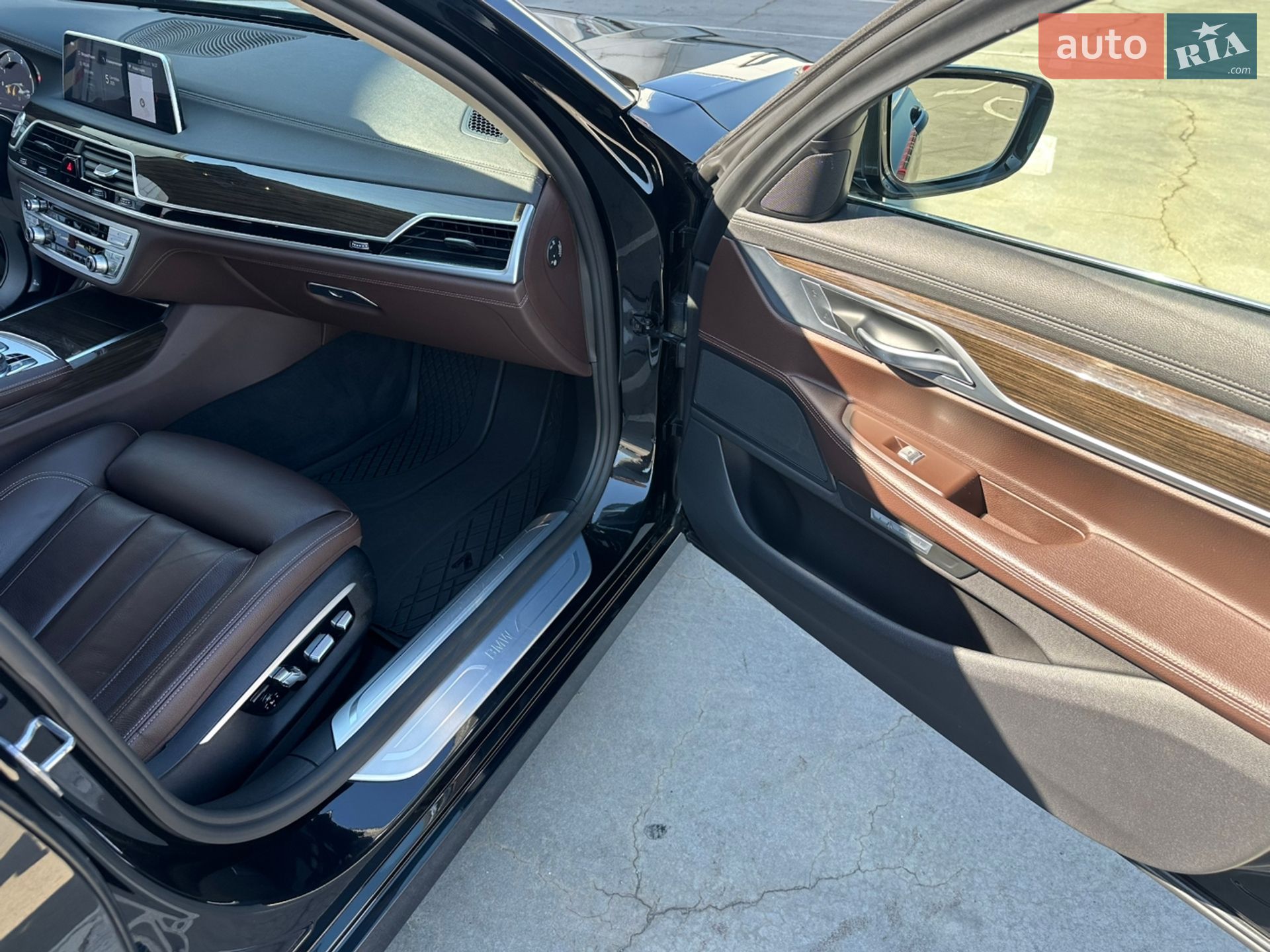 BMW 7 Series 2016 VIN WBA7C41070G641789 фото оголошення 34 з 44