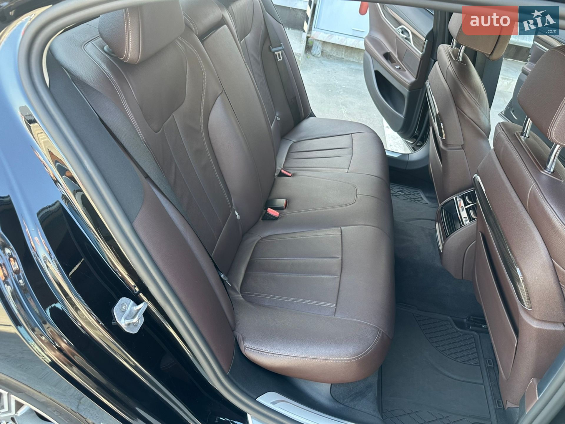 BMW 7 Series 2016 VIN WBA7C41070G641789 фото оголошення 33 з 44