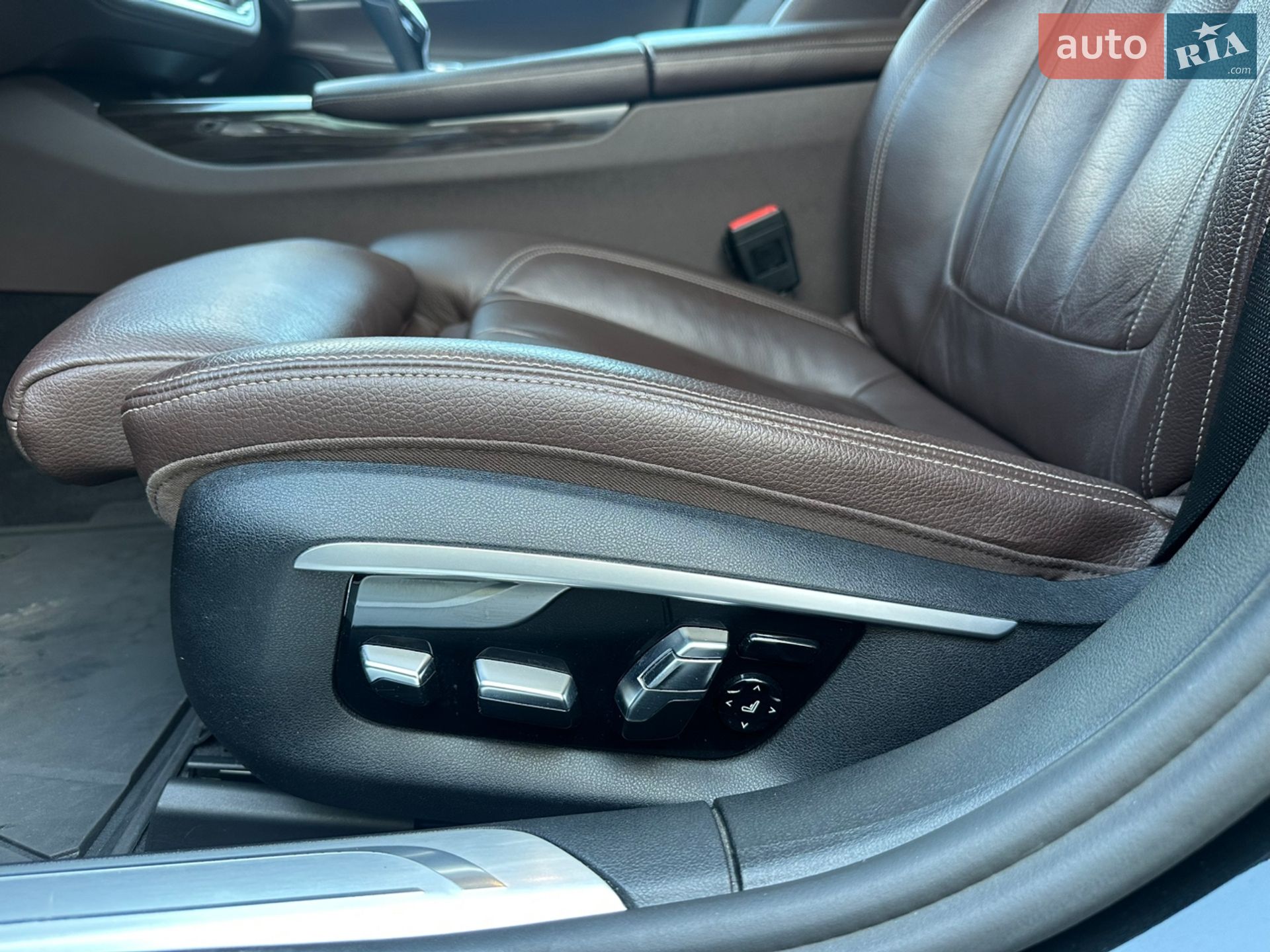BMW 7 Series 2016 VIN WBA7C41070G641789 фото оголошення 38 з 44
