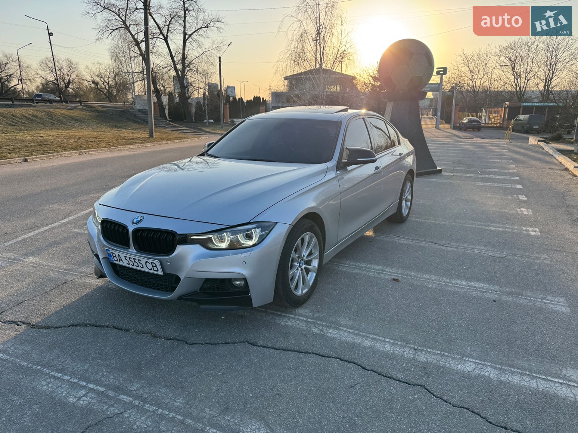 BMW 3 Series 2016 VIN WBA8E1G54GNT99680 фото оголошення 2 з 14