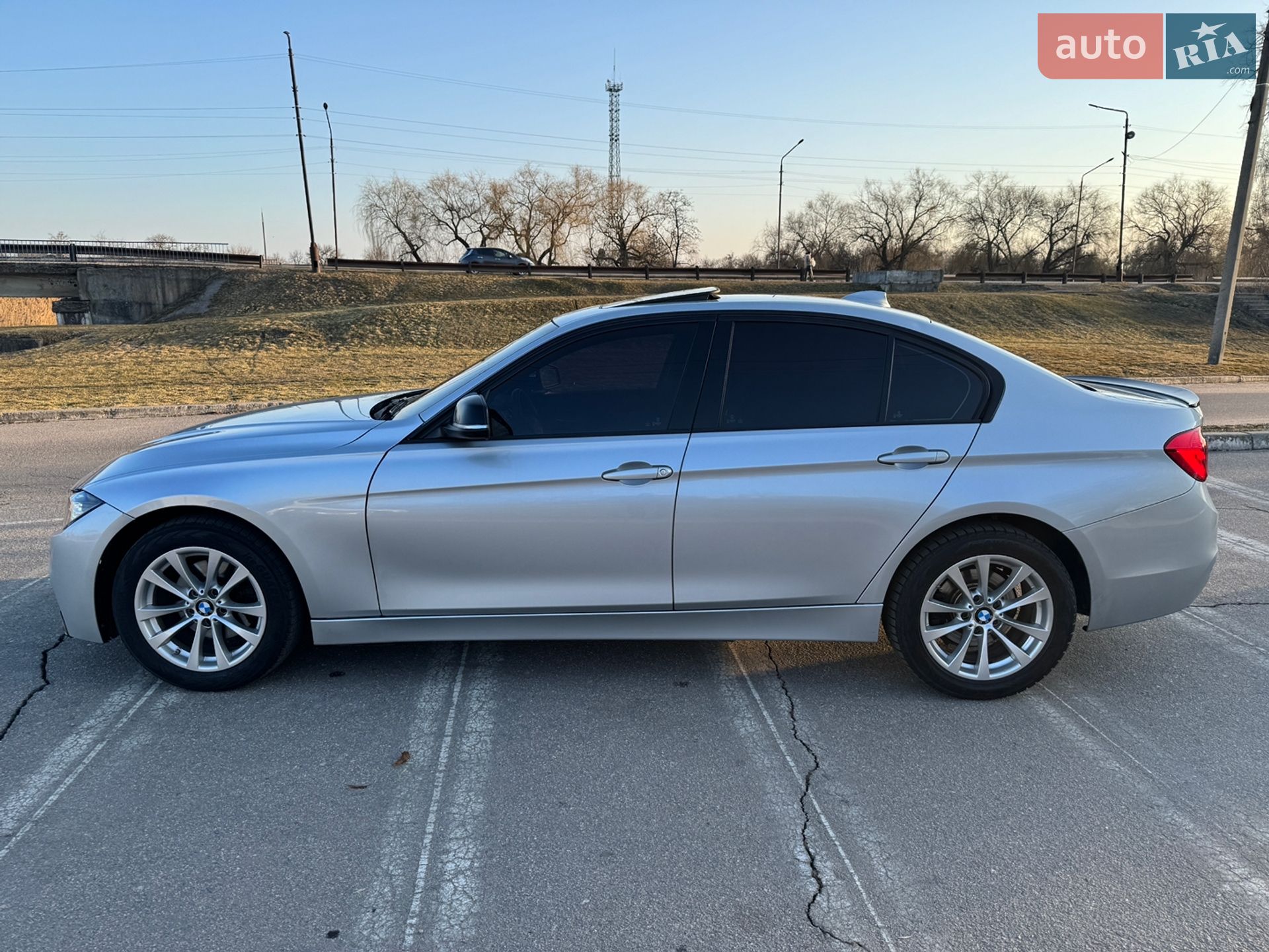 BMW 3 Series 2016 VIN WBA8E1G54GNT99680 фото оголошення 3 з 14