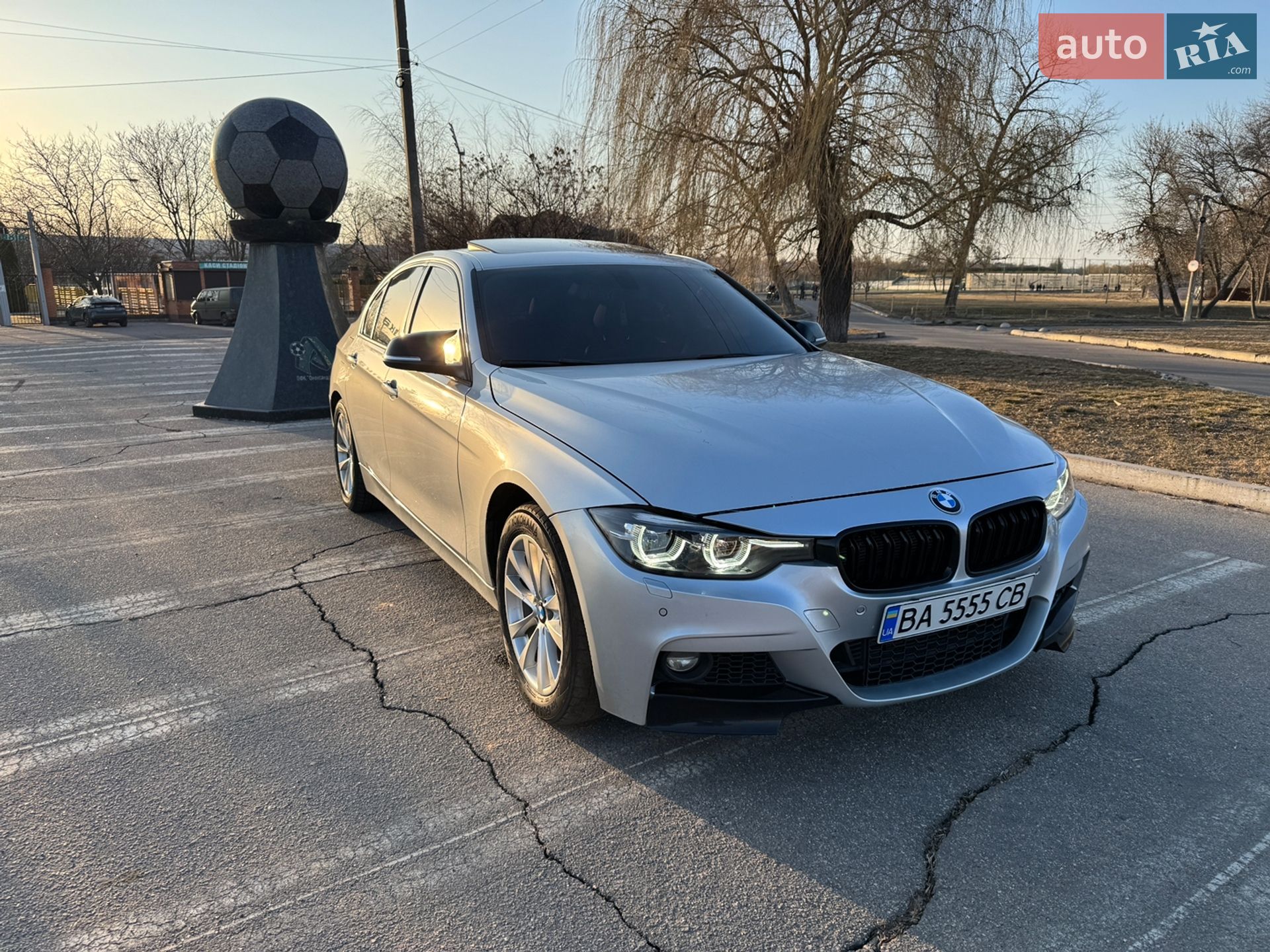 BMW 3 Series 2016 VIN WBA8E1G54GNT99680 фото оголошення 8 з 14
