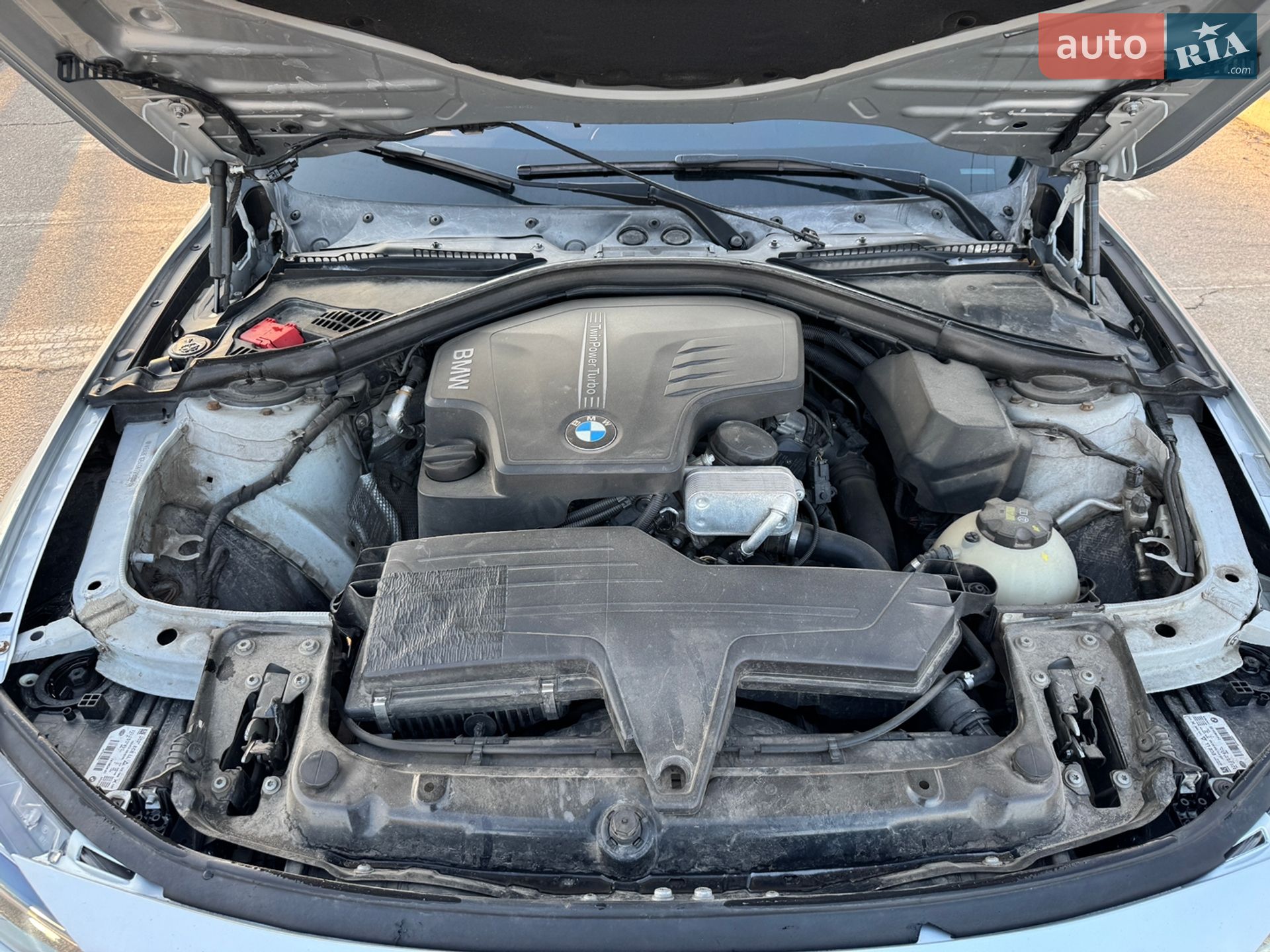 BMW 3 Series 2016 VIN WBA8E1G54GNT99680 фото оголошення 13 з 14