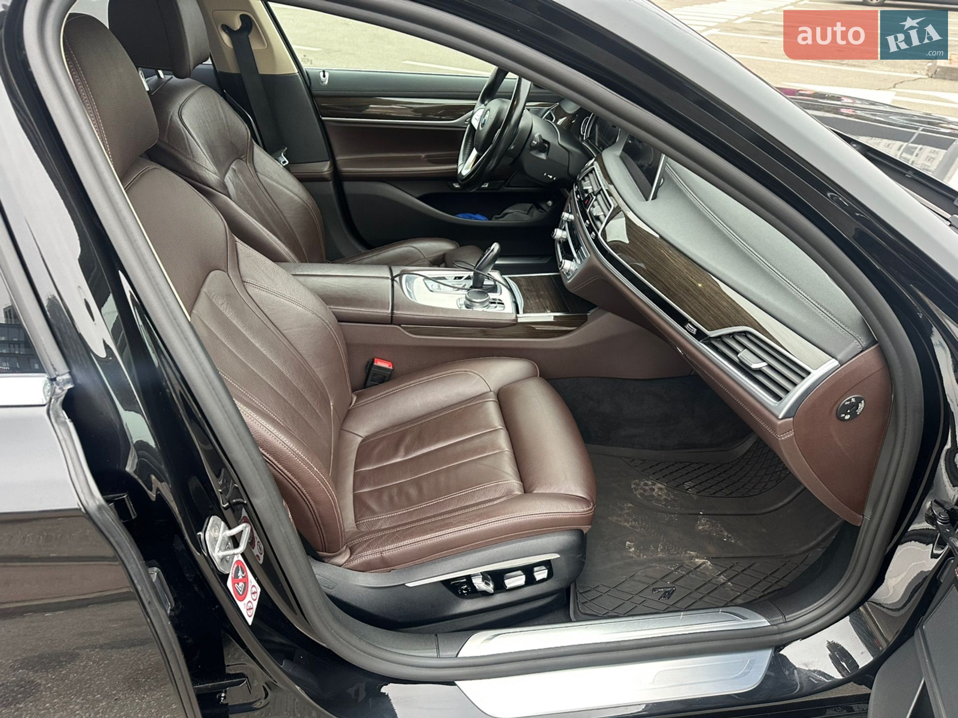 BMW 7 Series 2016 VIN WBA7C41070G641789 фото оголошення 42 з 44