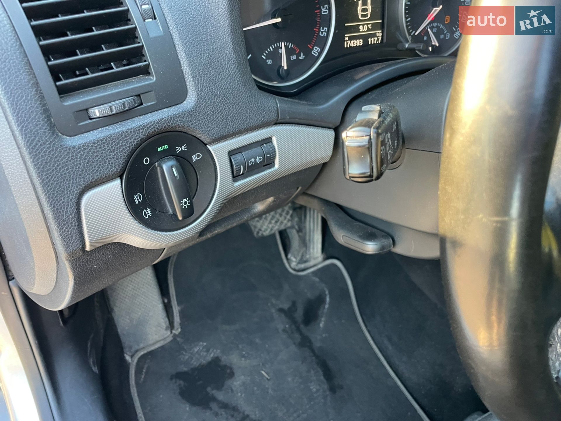 Skoda Octavia 2010 VIN TMBGT61Z3A2101013 фото оголошення 32 з 41