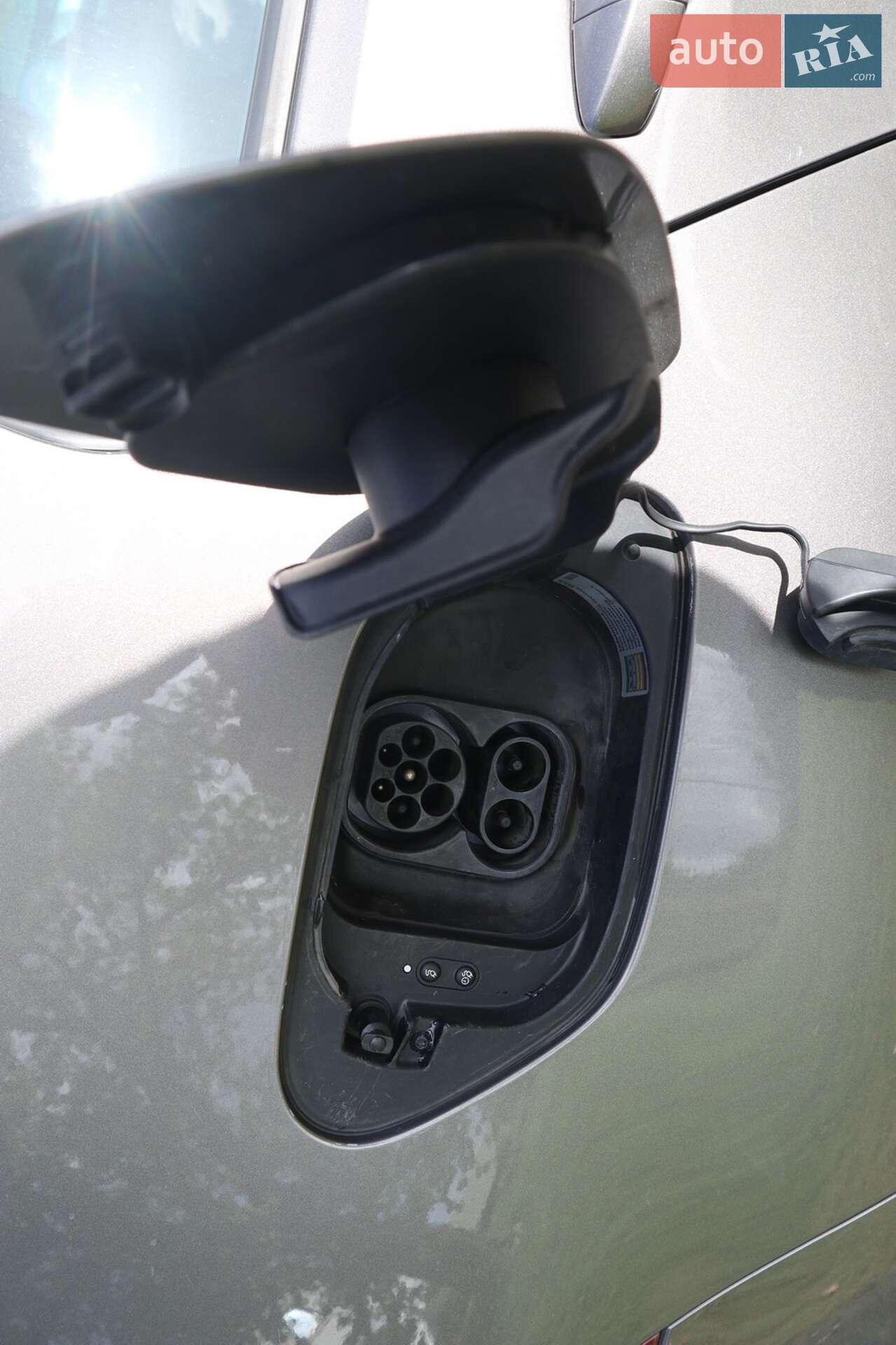 Volkswagen e-Golf 2015 VIN WVWZZZAUZGW905754 фото оголошення 4 з 6