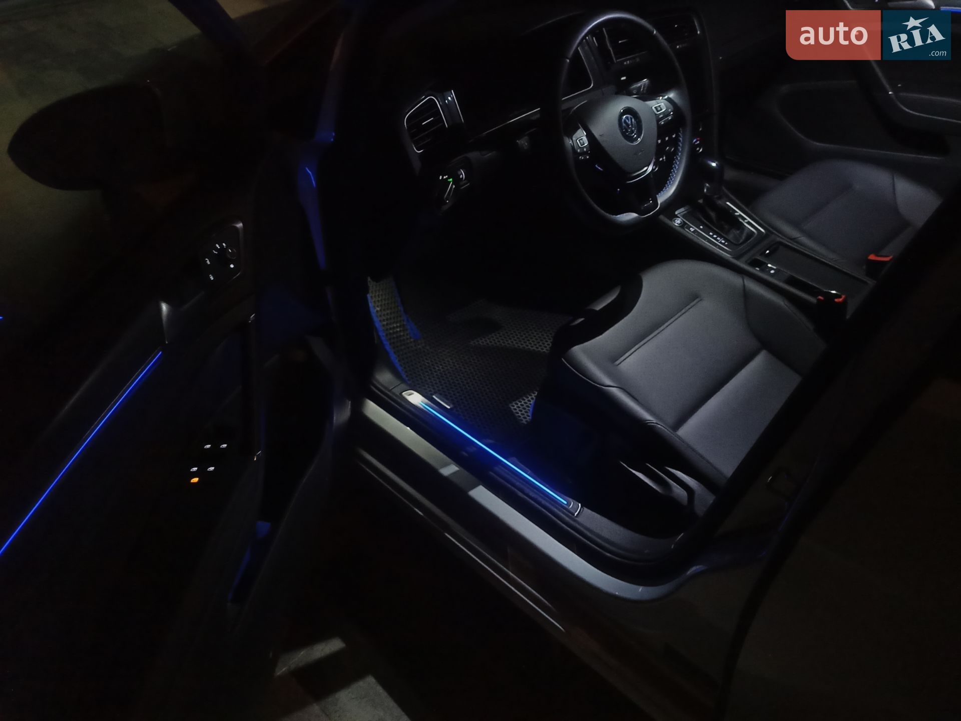 Volkswagen e-Golf 2019 VIN WVWPR7AU3KW908778 фото оголошення 12 з 20