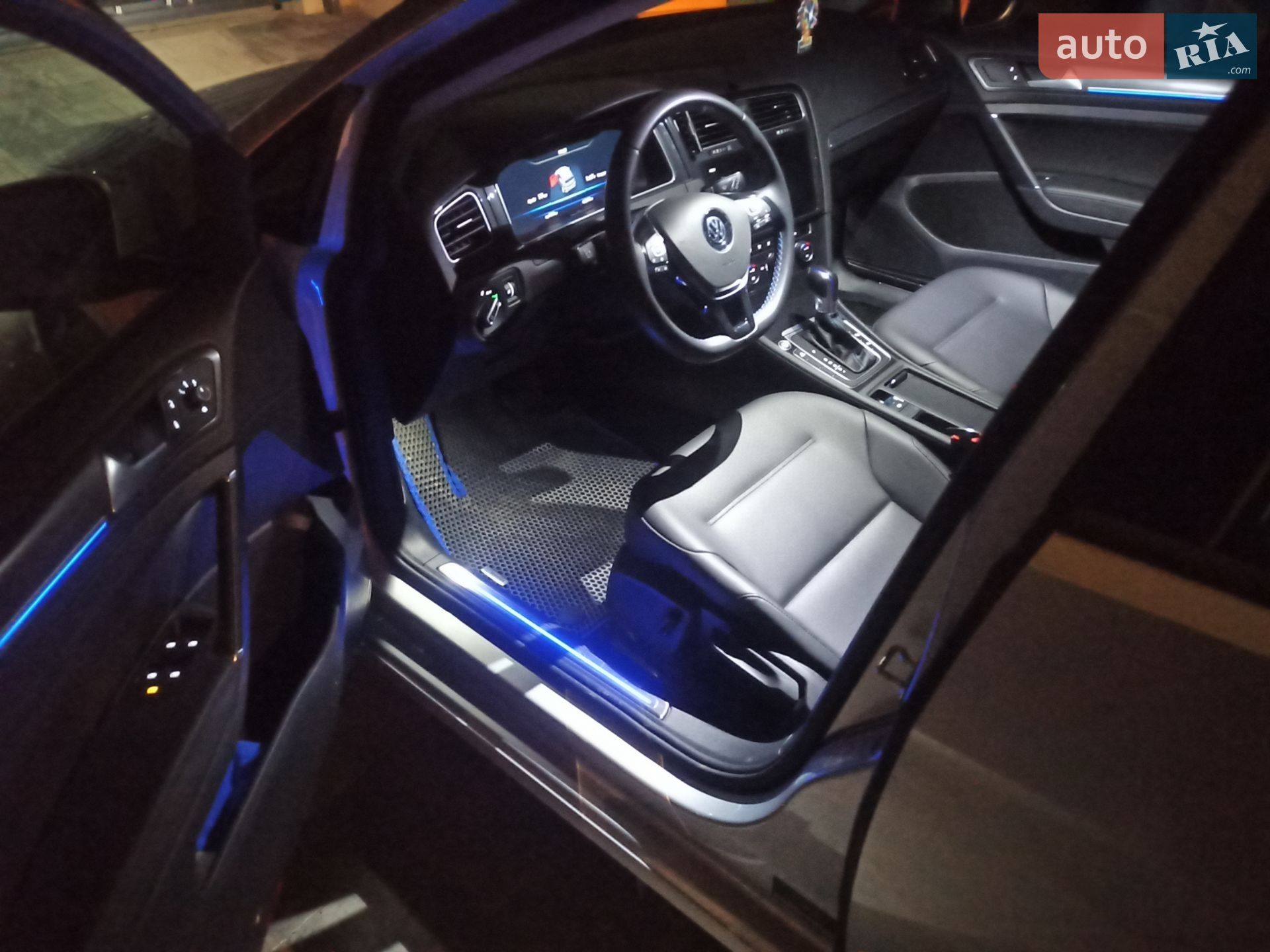 Volkswagen e-Golf 2019 VIN WVWPR7AU3KW908778 фото оголошення 10 з 20