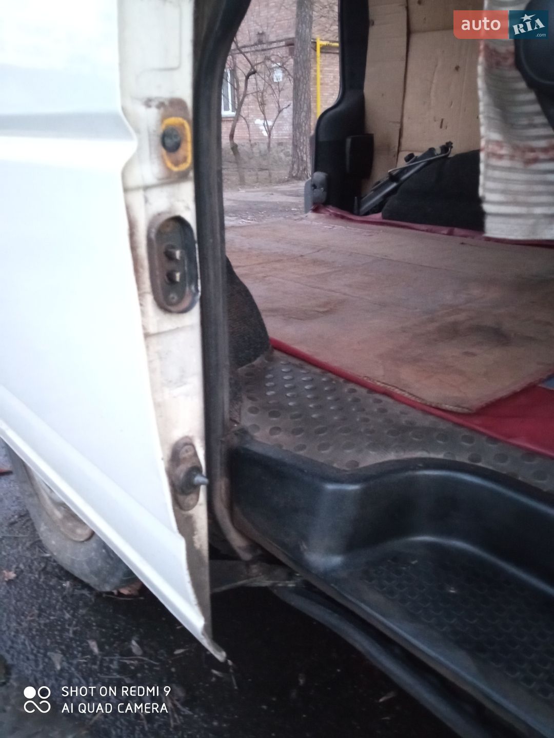 Volkswagen Transporter 1998 VIN WV1ZZZ70ZWH104781 фото оголошення 2 з 11