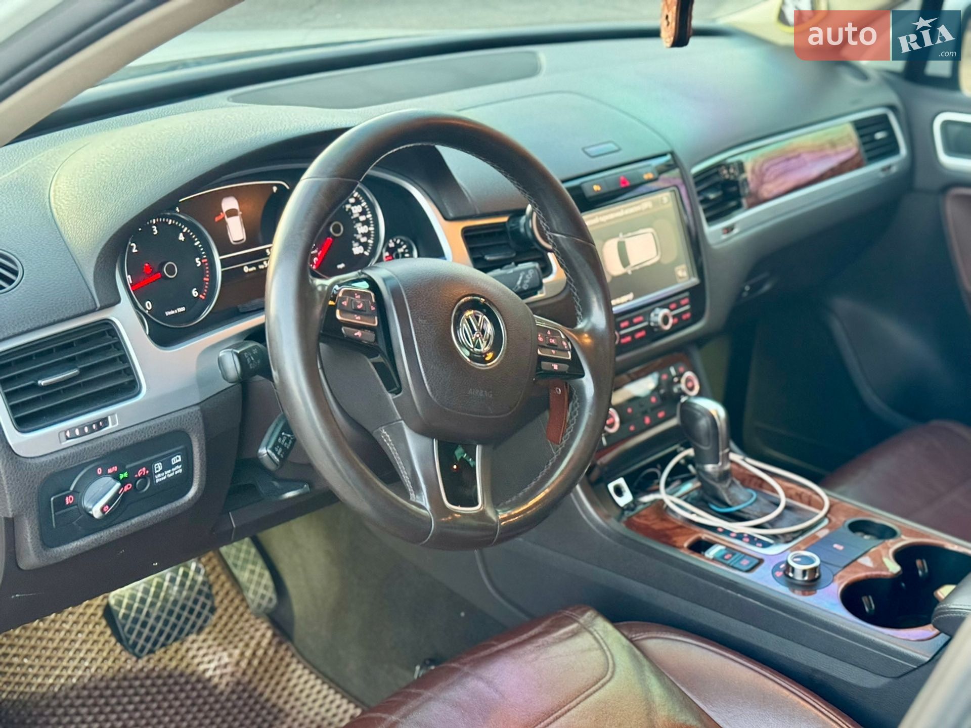 Volkswagen Touareg 2011 VIN WVGFK9BP4BD007009 фото оголошення 7 з 25