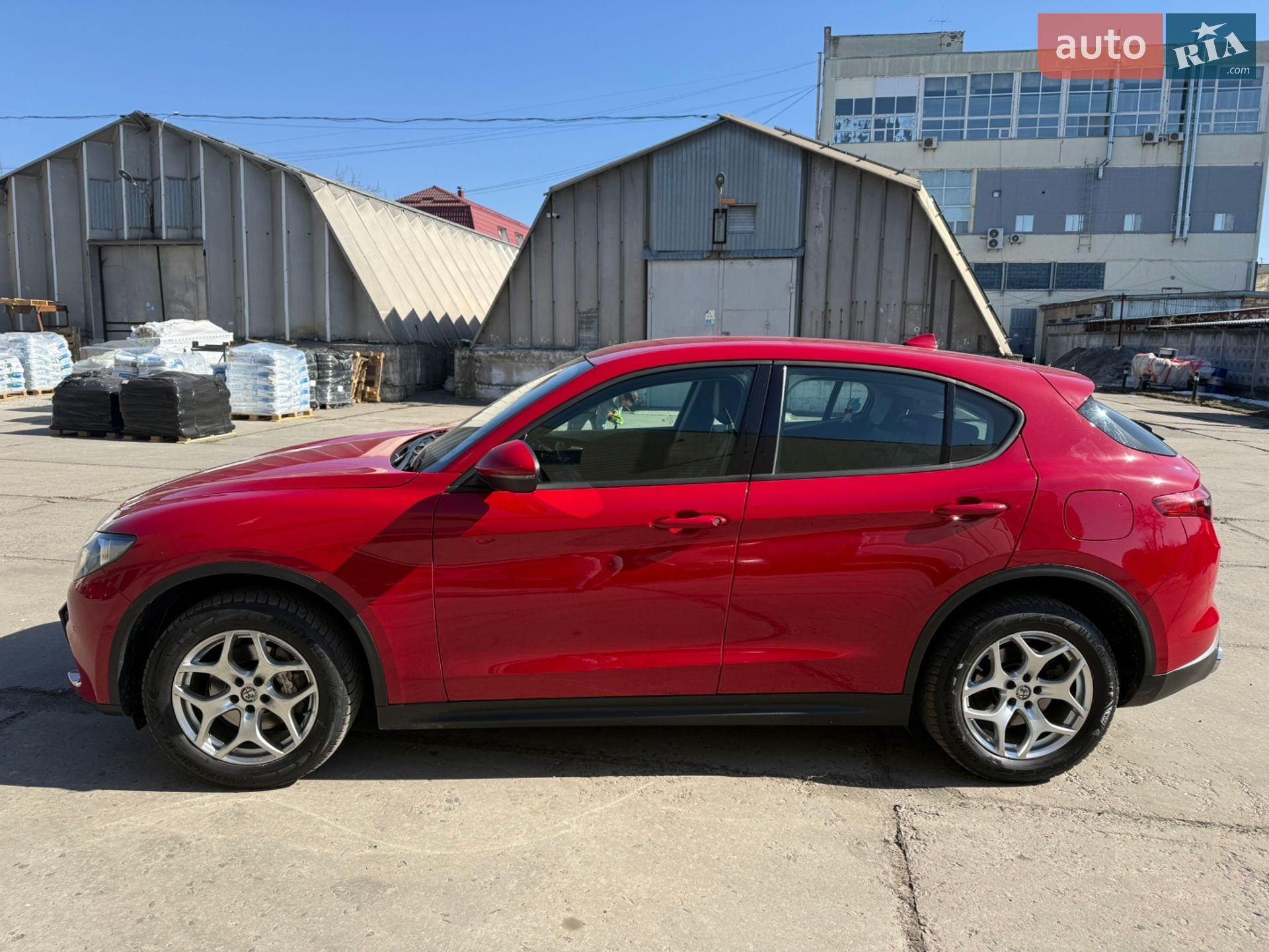 Alfa Romeo Stelvio 2018 VIN ZARPAHBN7K7C43018 фото оголошення 4 з 18