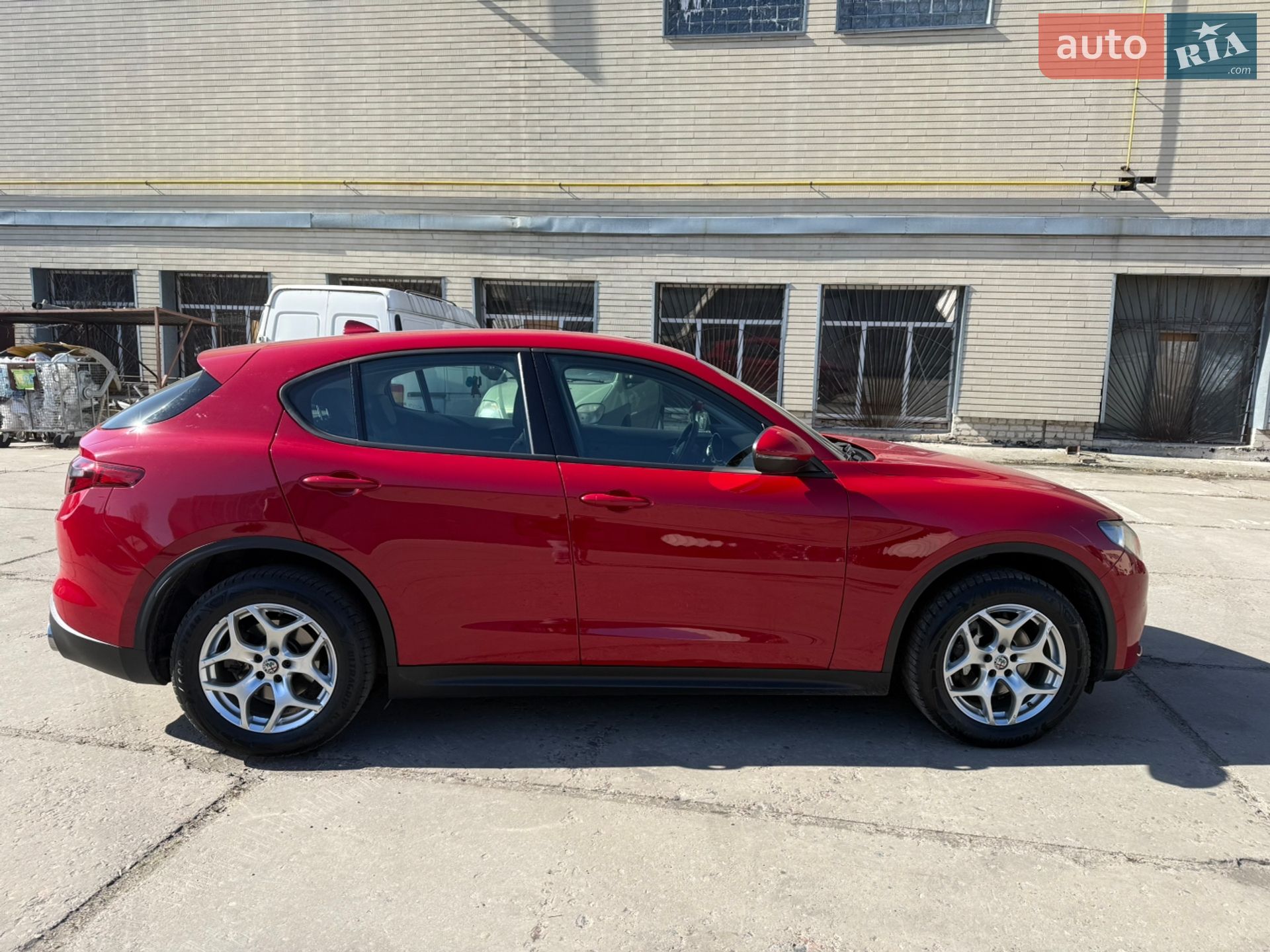 Alfa Romeo Stelvio 2018 VIN ZARPAHBN7K7C43018 фото оголошення 8 з 18