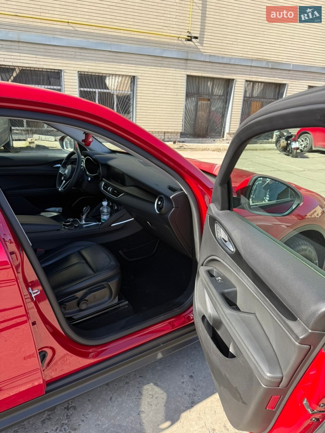 Alfa Romeo Stelvio 2018 VIN ZARPAHBN7K7C43018 фото оголошення 10 з 18