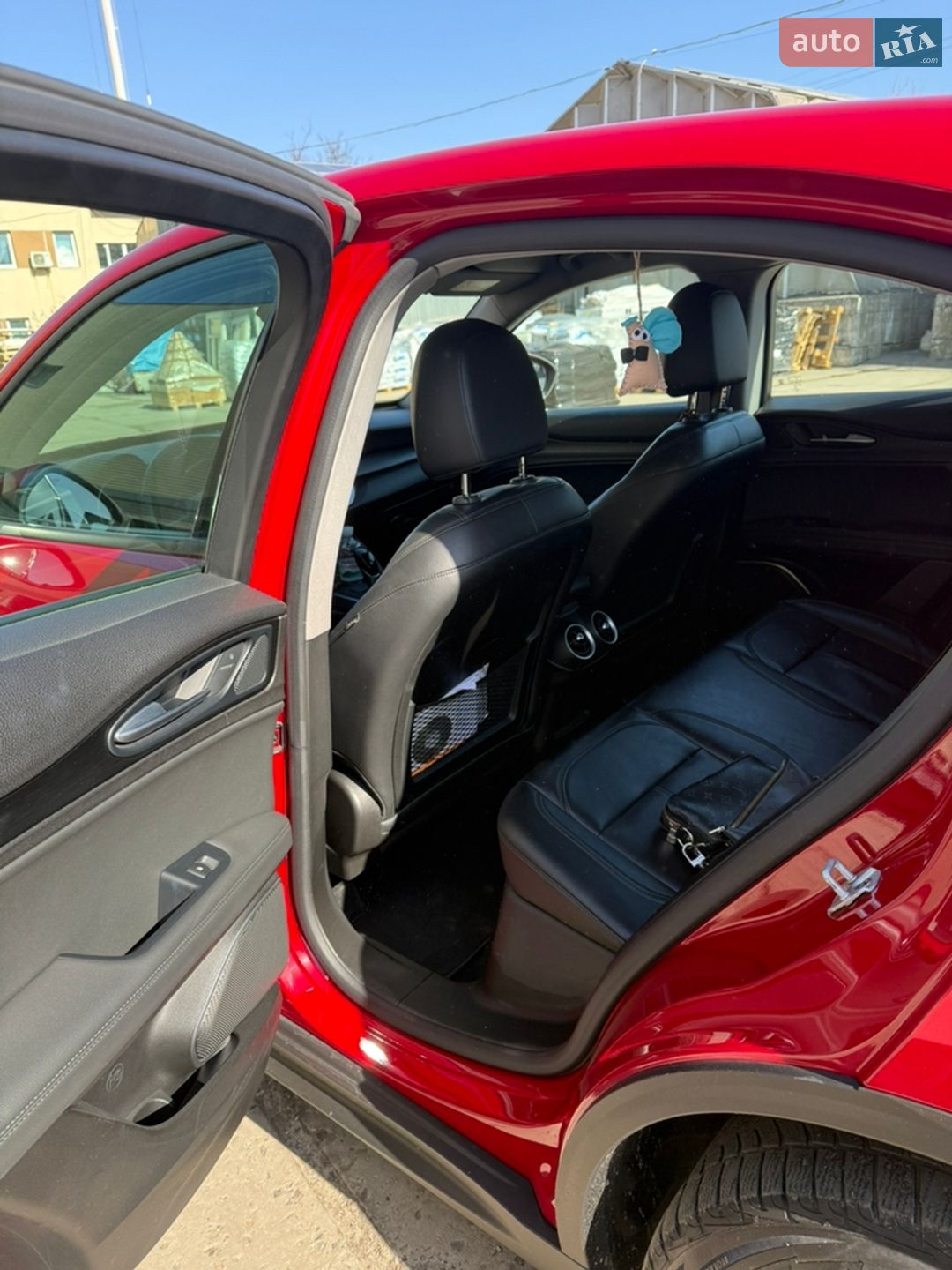 Alfa Romeo Stelvio 2018 VIN ZARPAHBN7K7C43018 фото оголошення 13 з 18