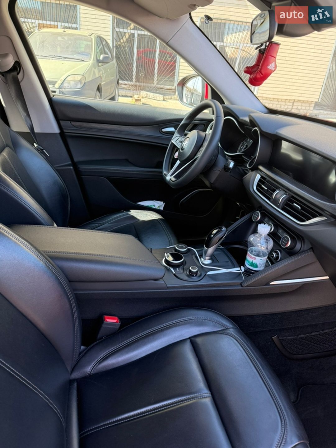 Alfa Romeo Stelvio 2018 VIN ZARPAHBN7K7C43018 фото оголошення 12 з 18
