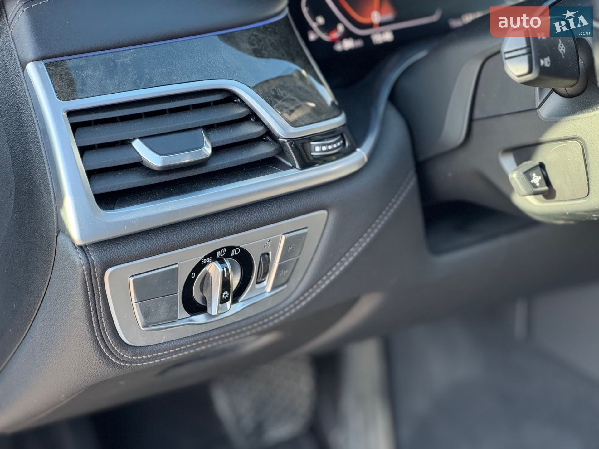 BMW 7 Series 2019 VIN WBA7U2C06LGJ59124 фото оголошення 24 з 49