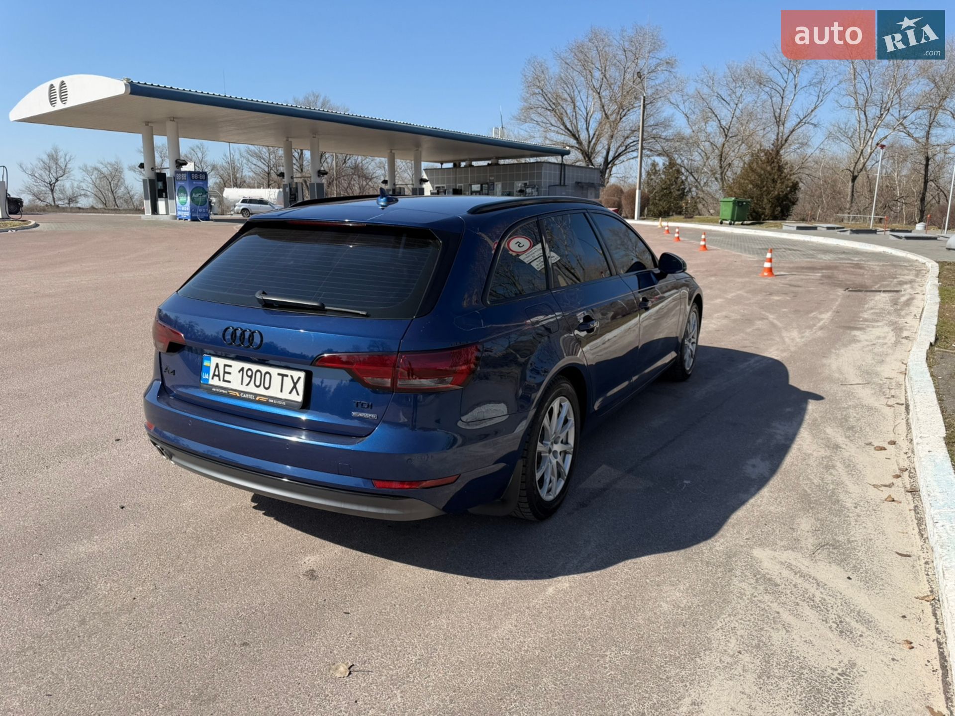Audi A4 2017 VIN WAUZZZF42HA130389 фото оголошення 6 з 8