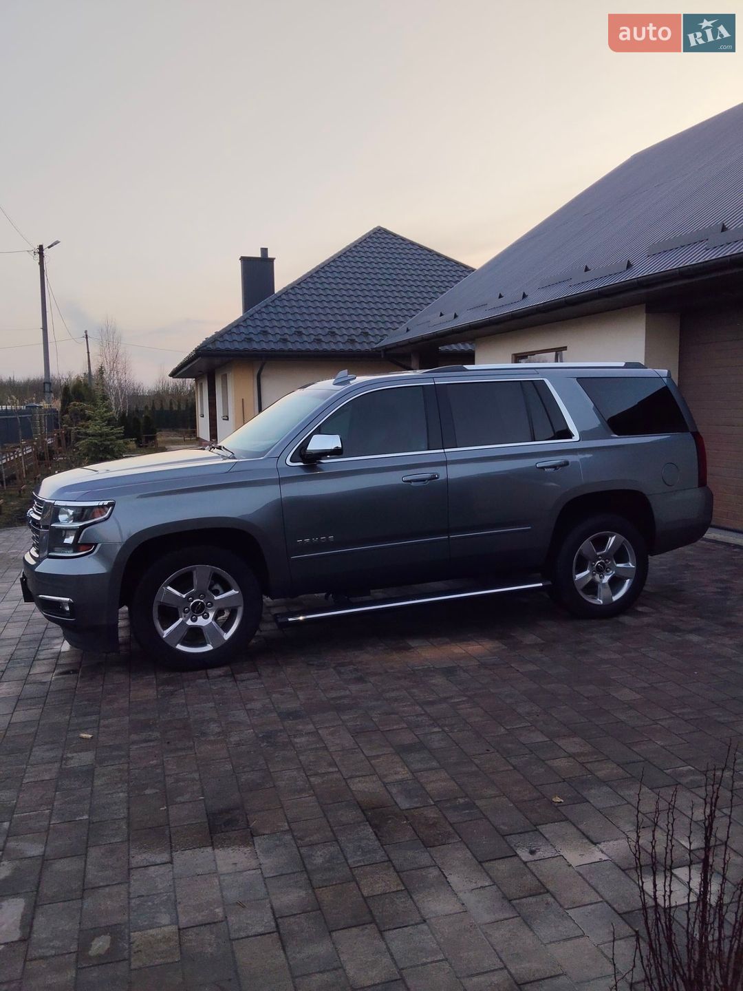 Chevrolet Tahoe 2018 VIN 1GNSCCKC5KR176752 фото оголошення 4 з 26