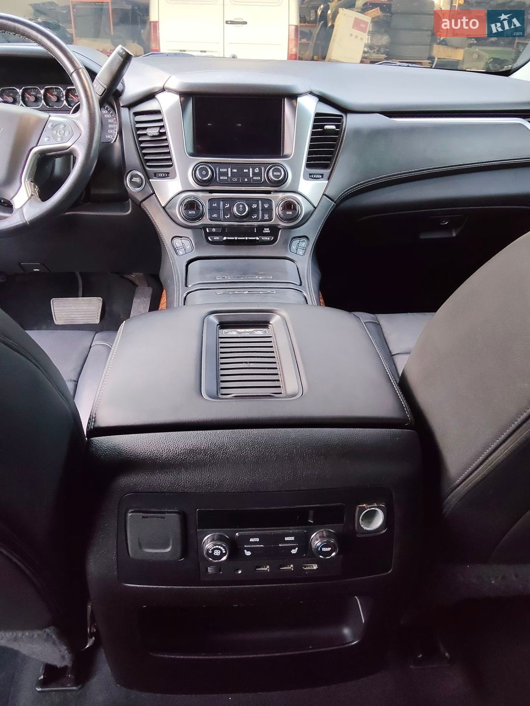 Chevrolet Tahoe 2018 VIN 1GNSCCKC5KR176752 фото оголошення 23 з 26