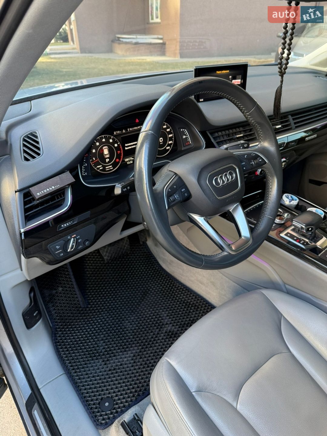 Audi Q7 2019 VIN WA1LAAF76KD033238 фото оголошення 7 з 17