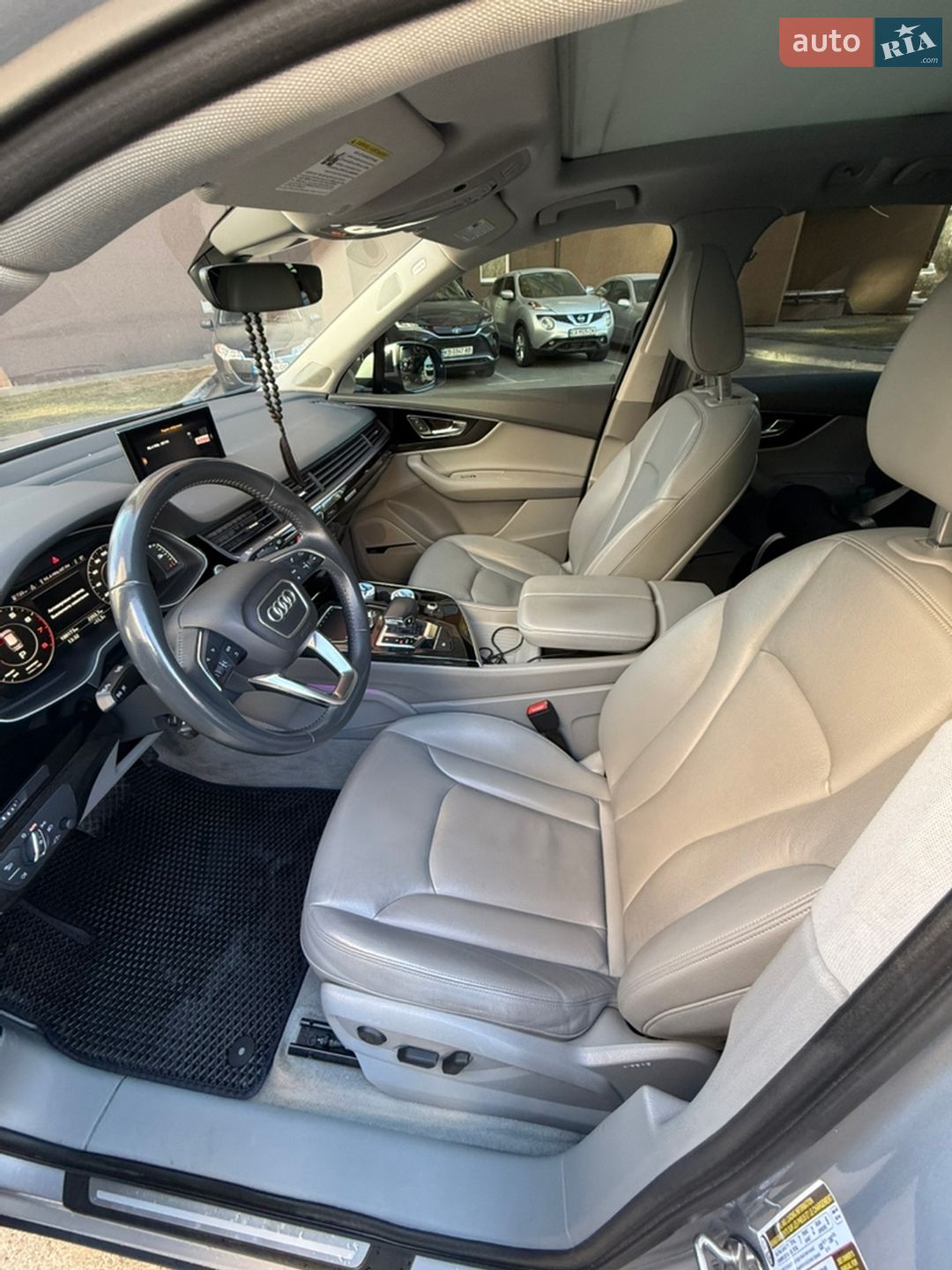 Audi Q7 2019 VIN WA1LAAF76KD033238 фото оголошення 8 з 17