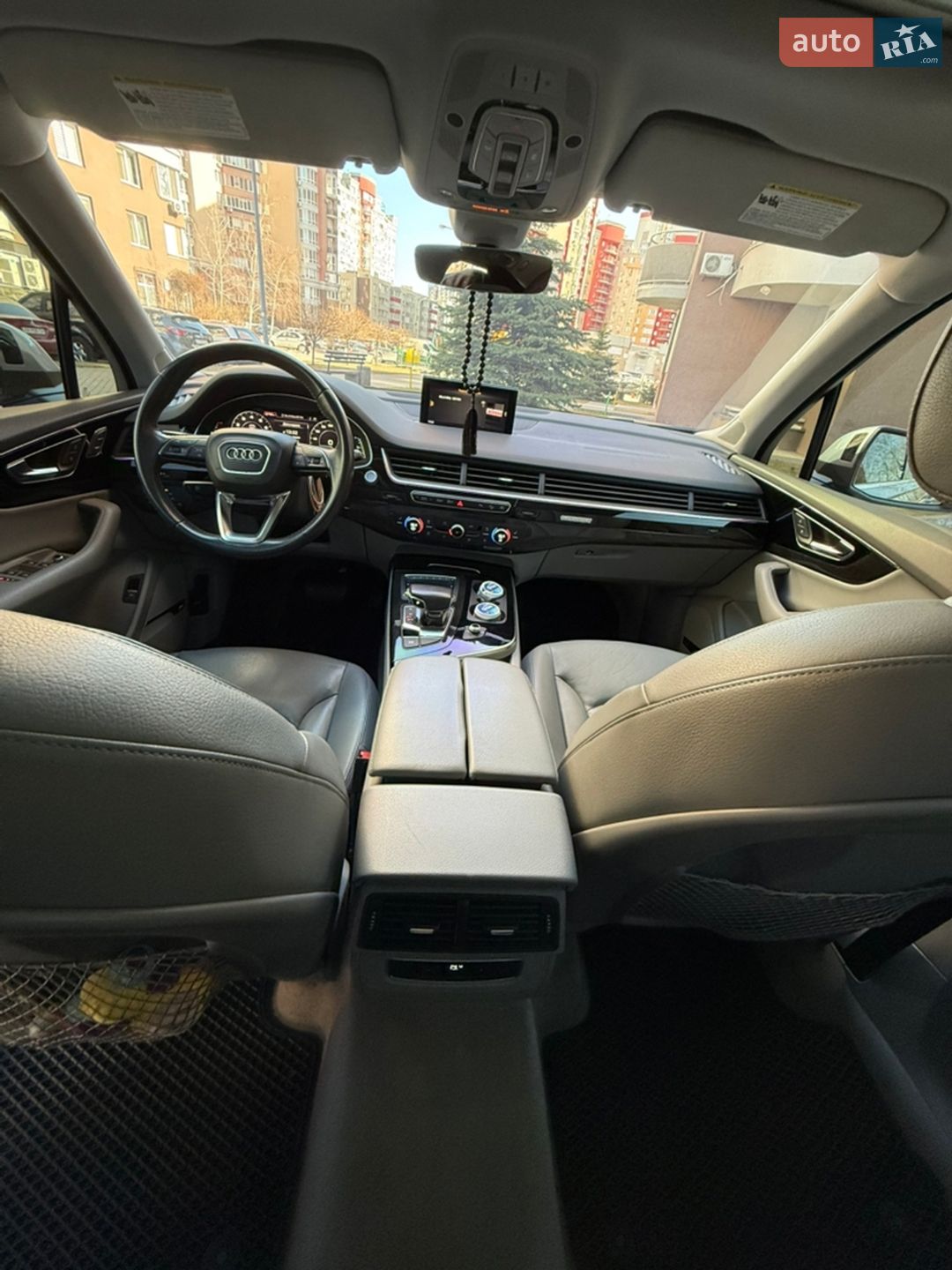 Audi Q7 2019 VIN WA1LAAF76KD033238 фото оголошення 13 з 17