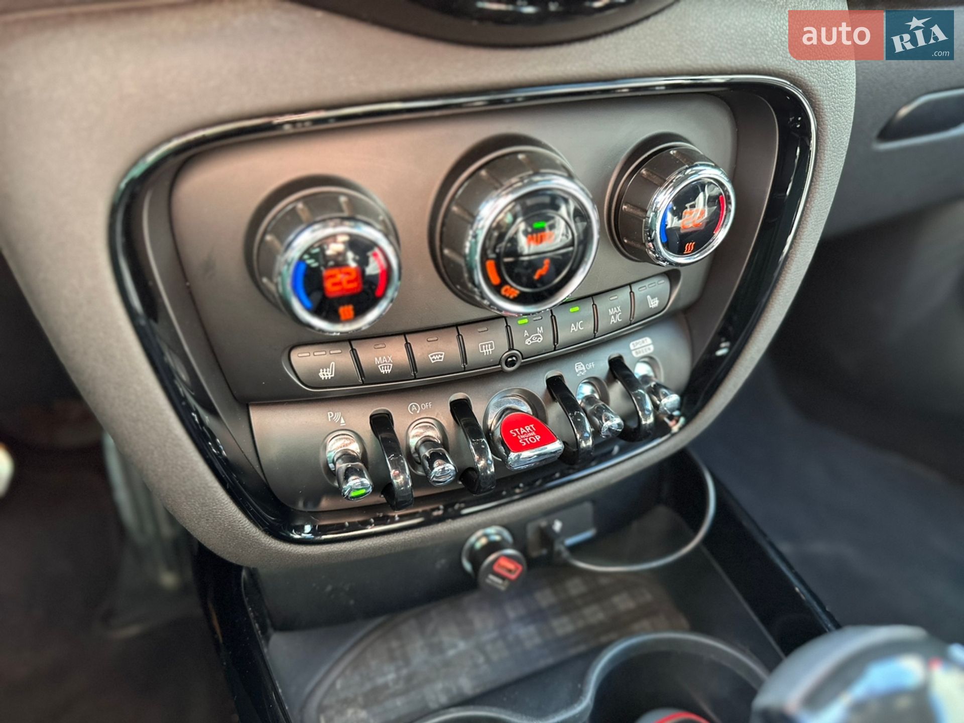 MINI Clubman 2020 VIN WMWJZ910402N81856 фото оголошення 36 з 45