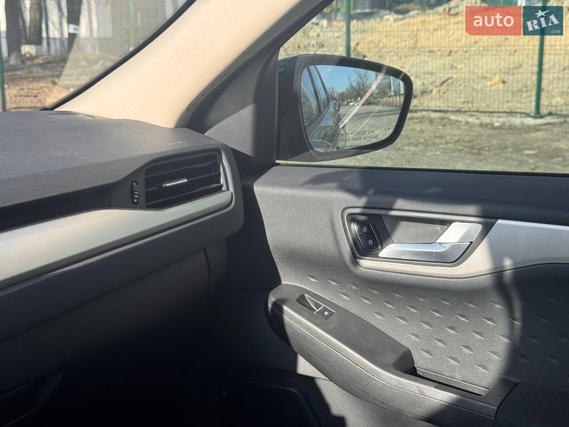 Ford Escape 2019 VIN 1FMCU0G68LUA54439 фото оголошення 49 з 64