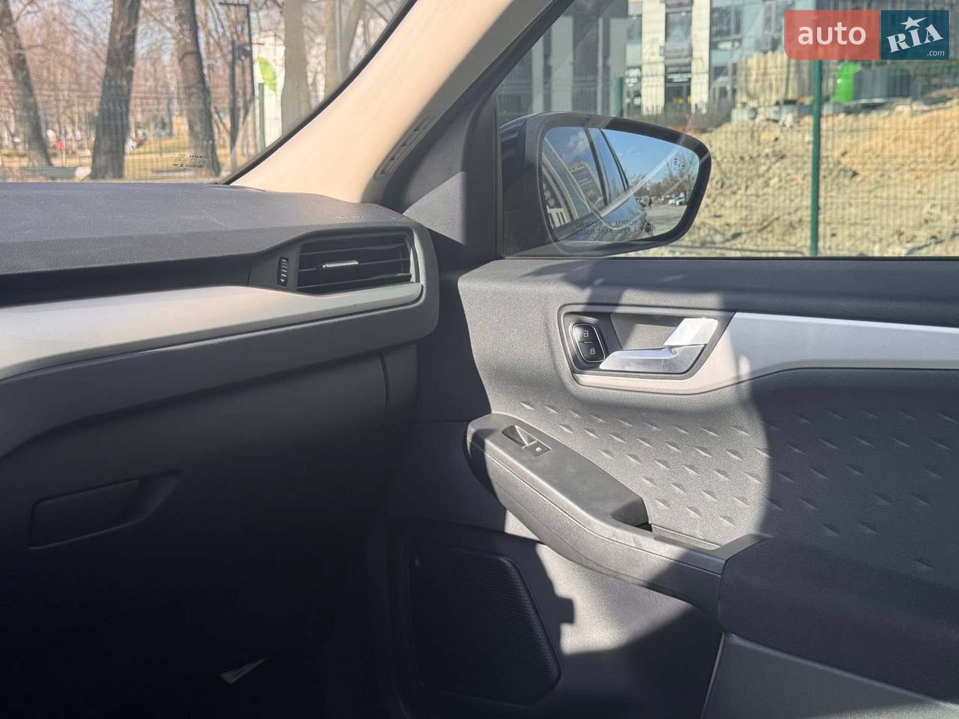 Ford Escape 2019 VIN 1FMCU0G68LUA54439 фото оголошення 61 з 64