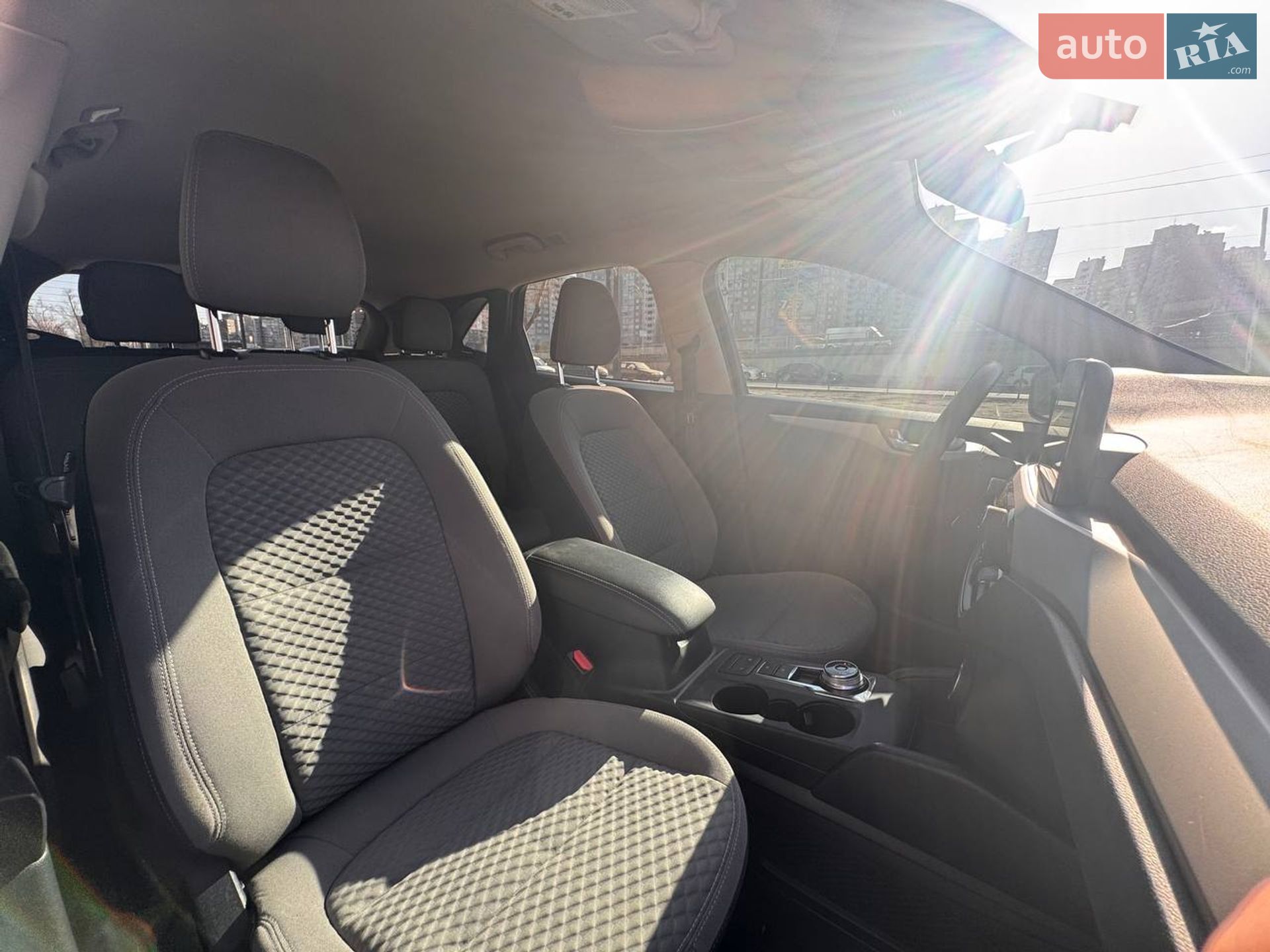 Ford Escape 2019 VIN 1FMCU0G68LUA54439 фото оголошення 63 з 64
