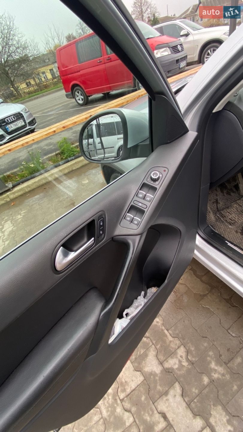 Volkswagen Tiguan 2011 VIN WVGAV7AX8CW527811 фото оголошення 11 з 31