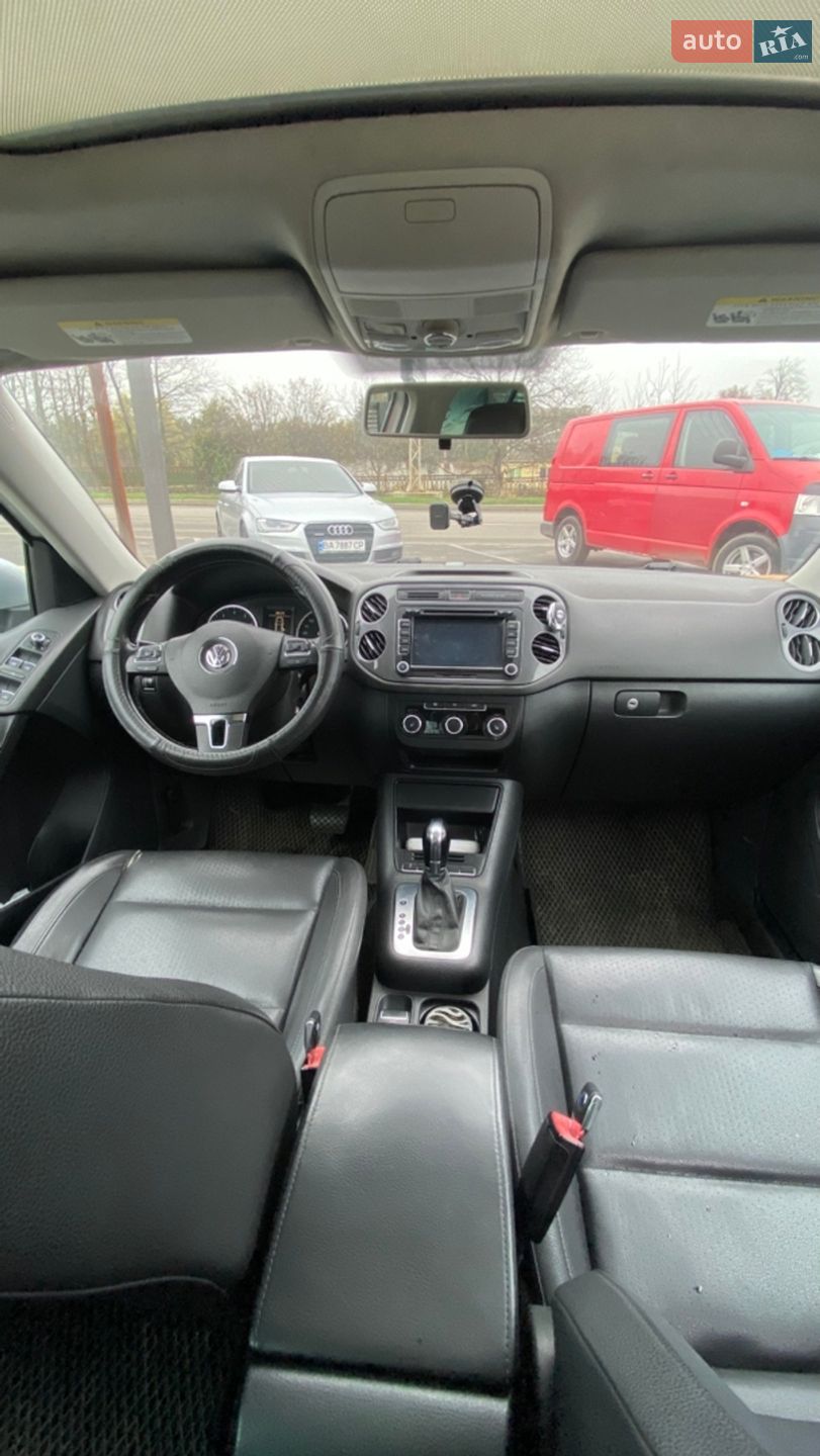 Volkswagen Tiguan 2011 VIN WVGAV7AX8CW527811 фото оголошення 14 з 31