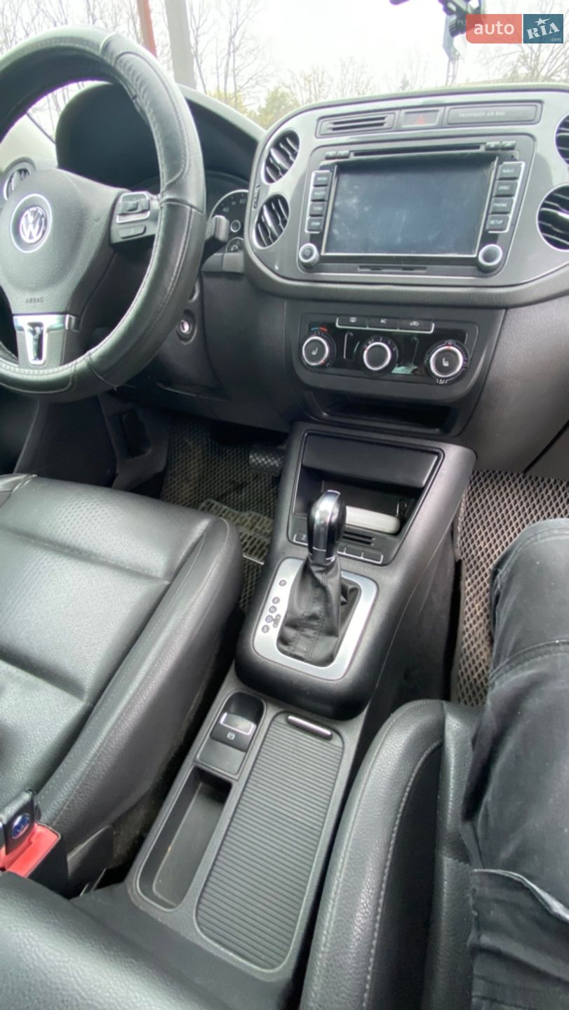 Volkswagen Tiguan 2011 VIN WVGAV7AX8CW527811 фото оголошення 16 з 31