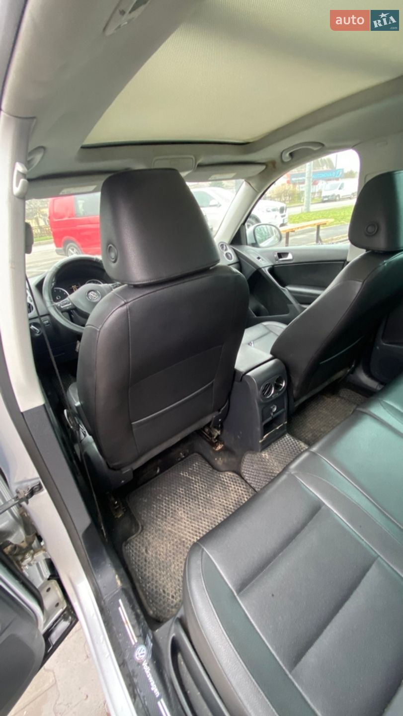 Volkswagen Tiguan 2011 VIN WVGAV7AX8CW527811 фото оголошення 19 з 31
