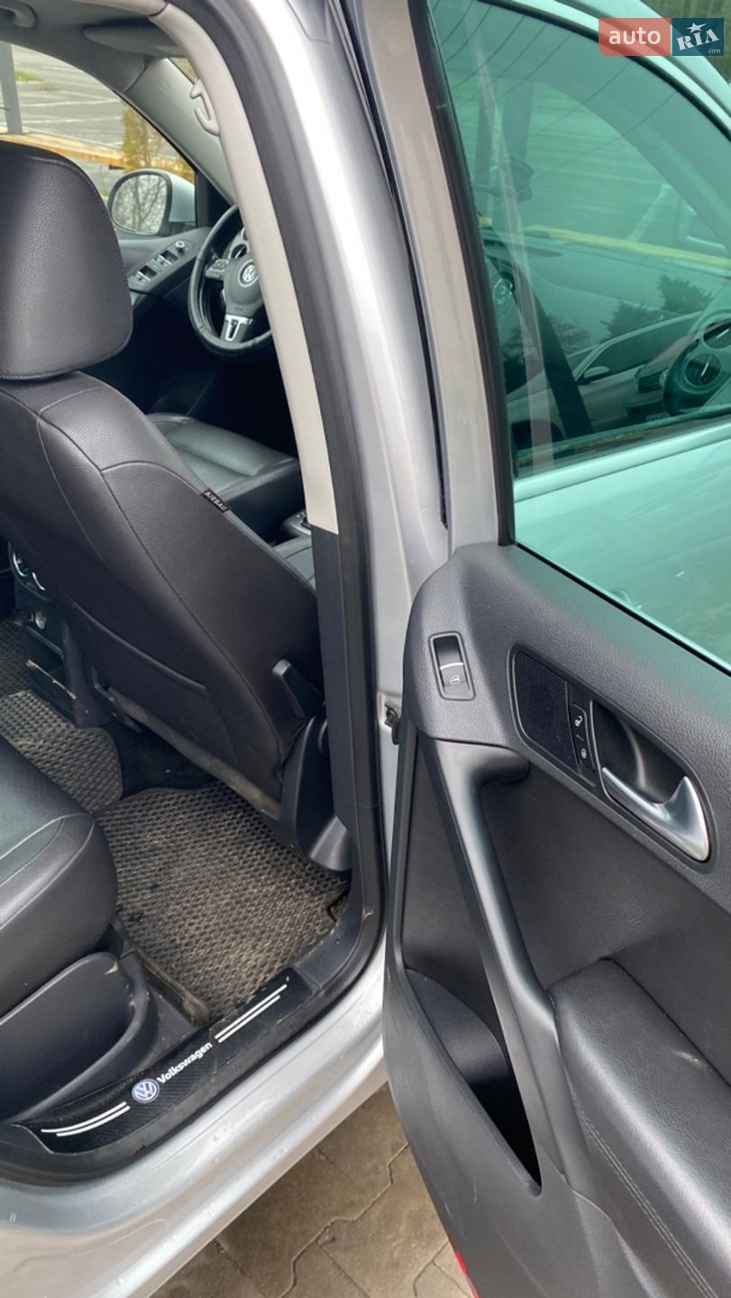Volkswagen Tiguan 2011 VIN WVGAV7AX8CW527811 фото оголошення 21 з 31