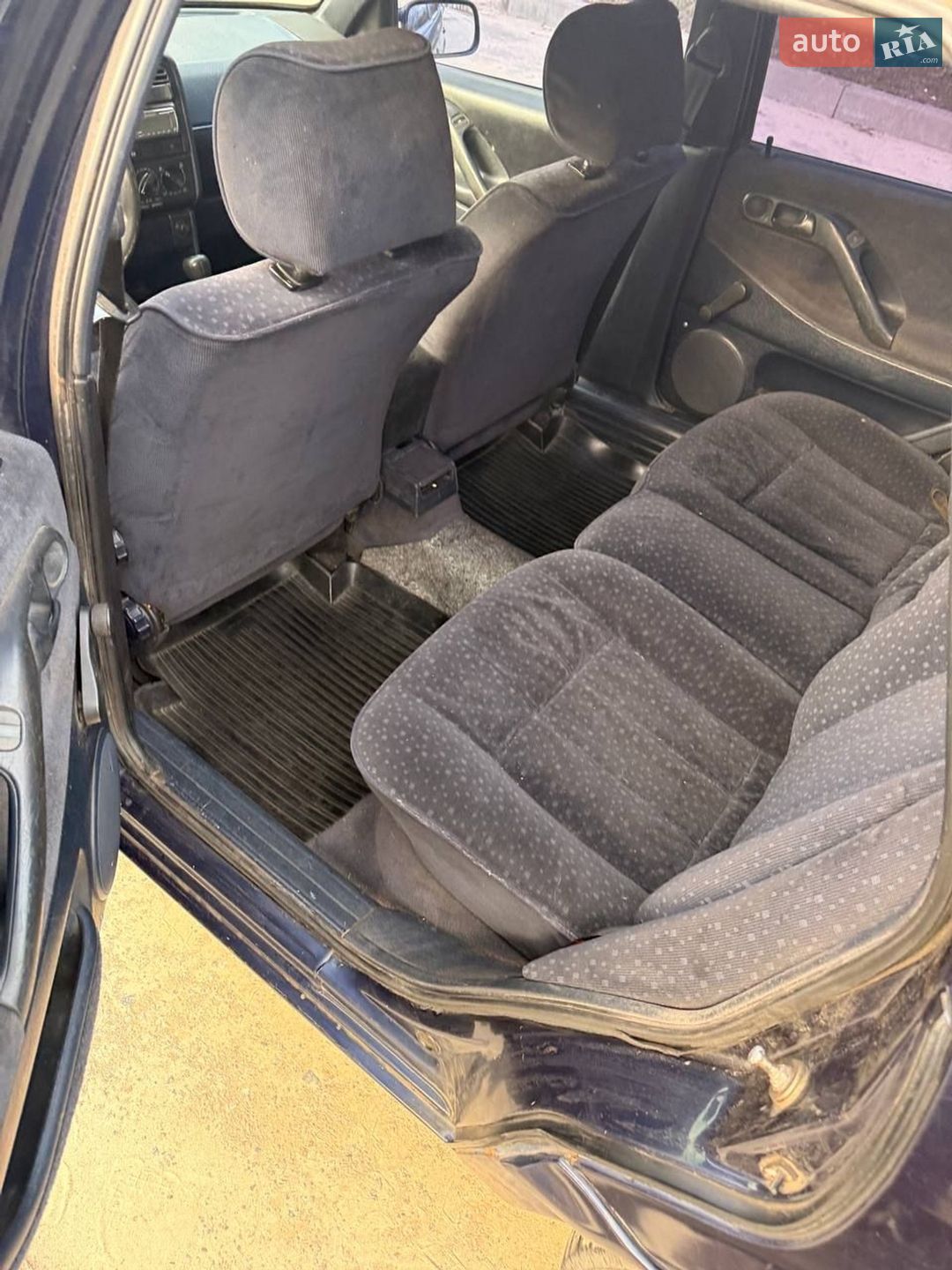 Volkswagen Passat 1994 VIN WVWZZZ3AZRE001321 фото оголошення 8 з 10
