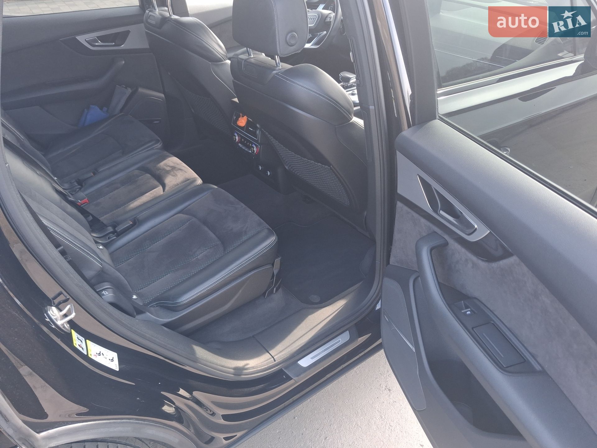 Audi Q7 2018 VIN WAUZZZ4M1JD045325 фото оголошення 40 з 74