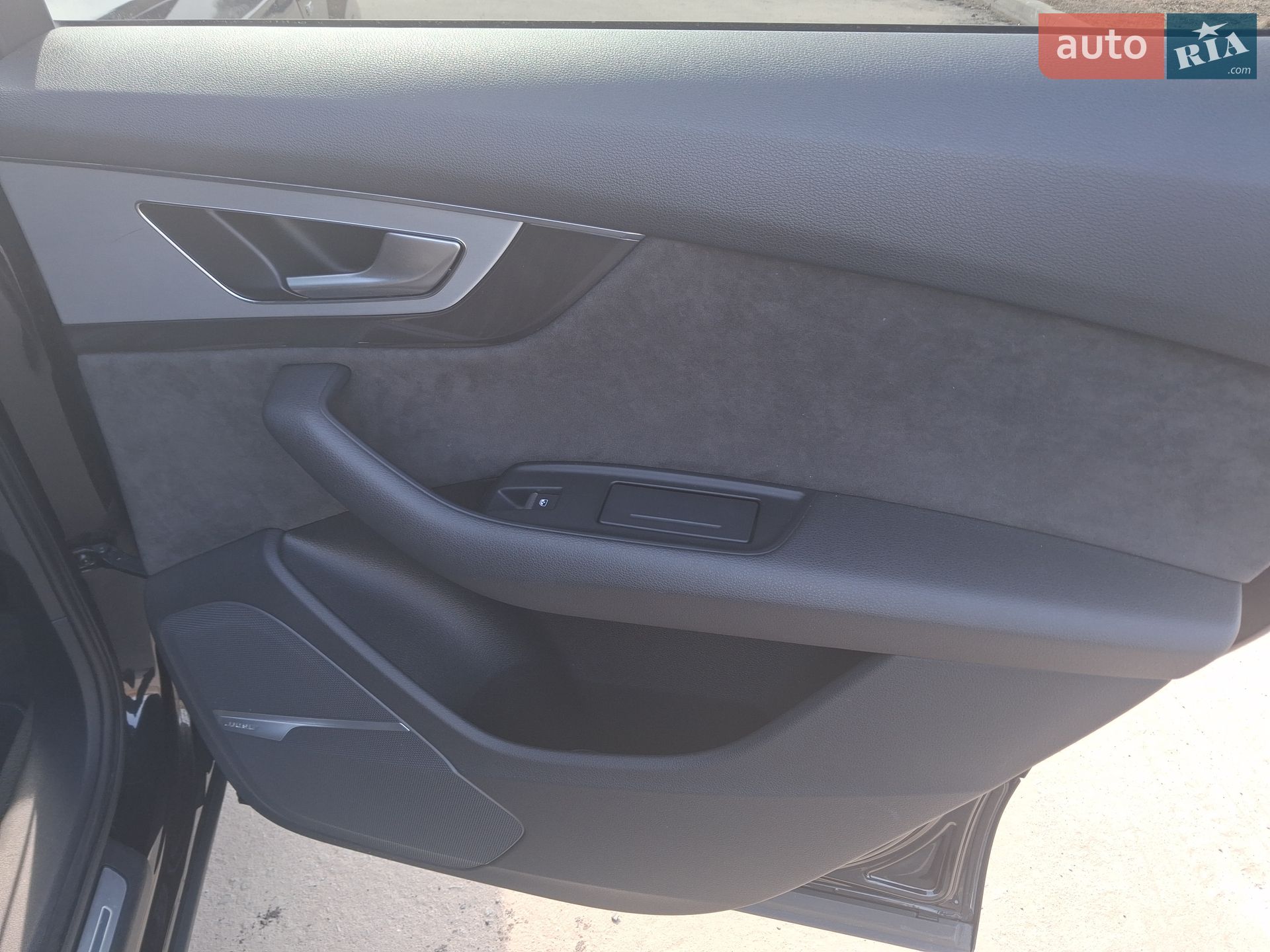 Audi Q7 2018 VIN WAUZZZ4M1JD045325 фото оголошення 42 з 74