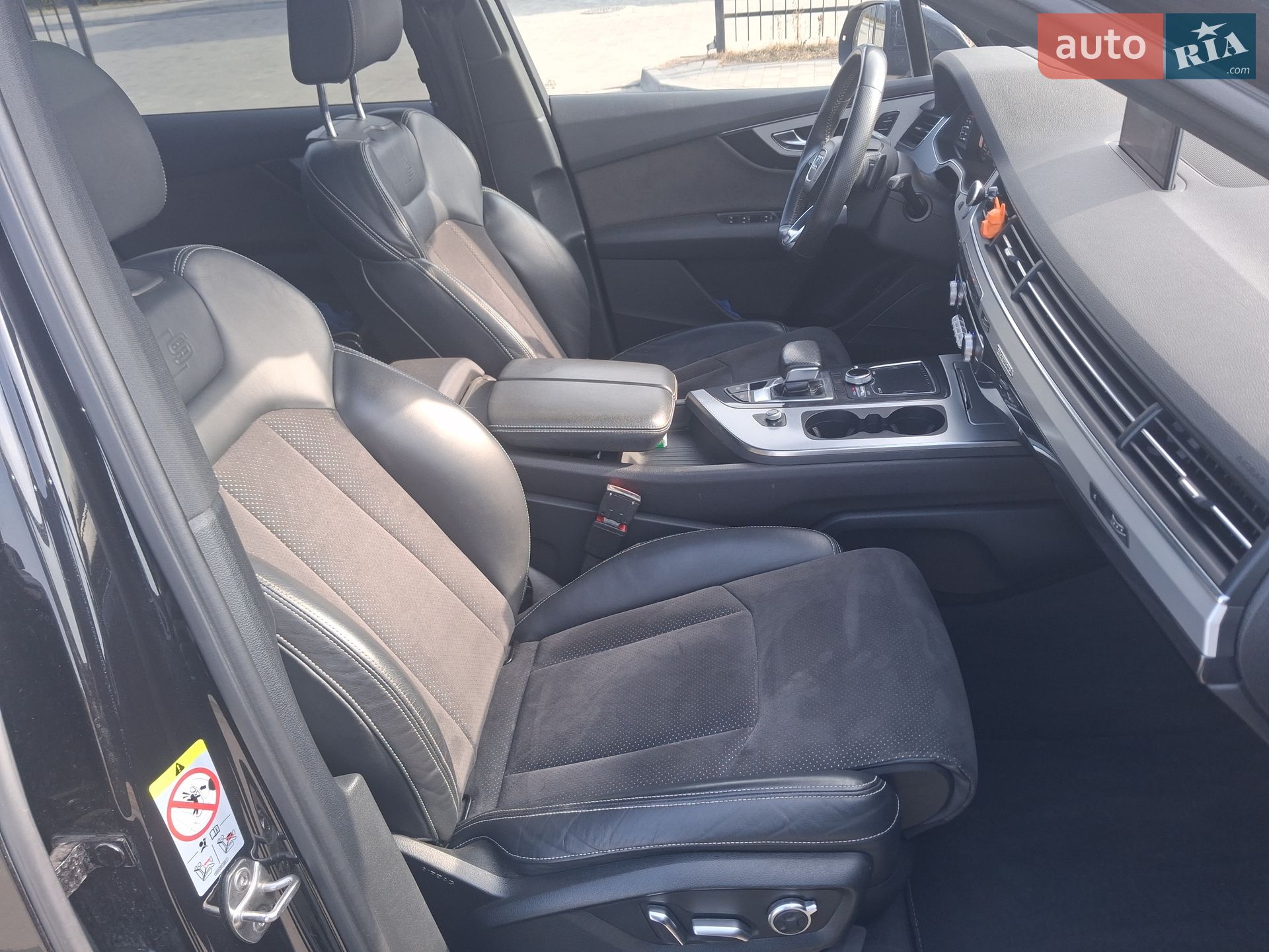 Audi Q7 2018 VIN WAUZZZ4M1JD045325 фото оголошення 43 з 74