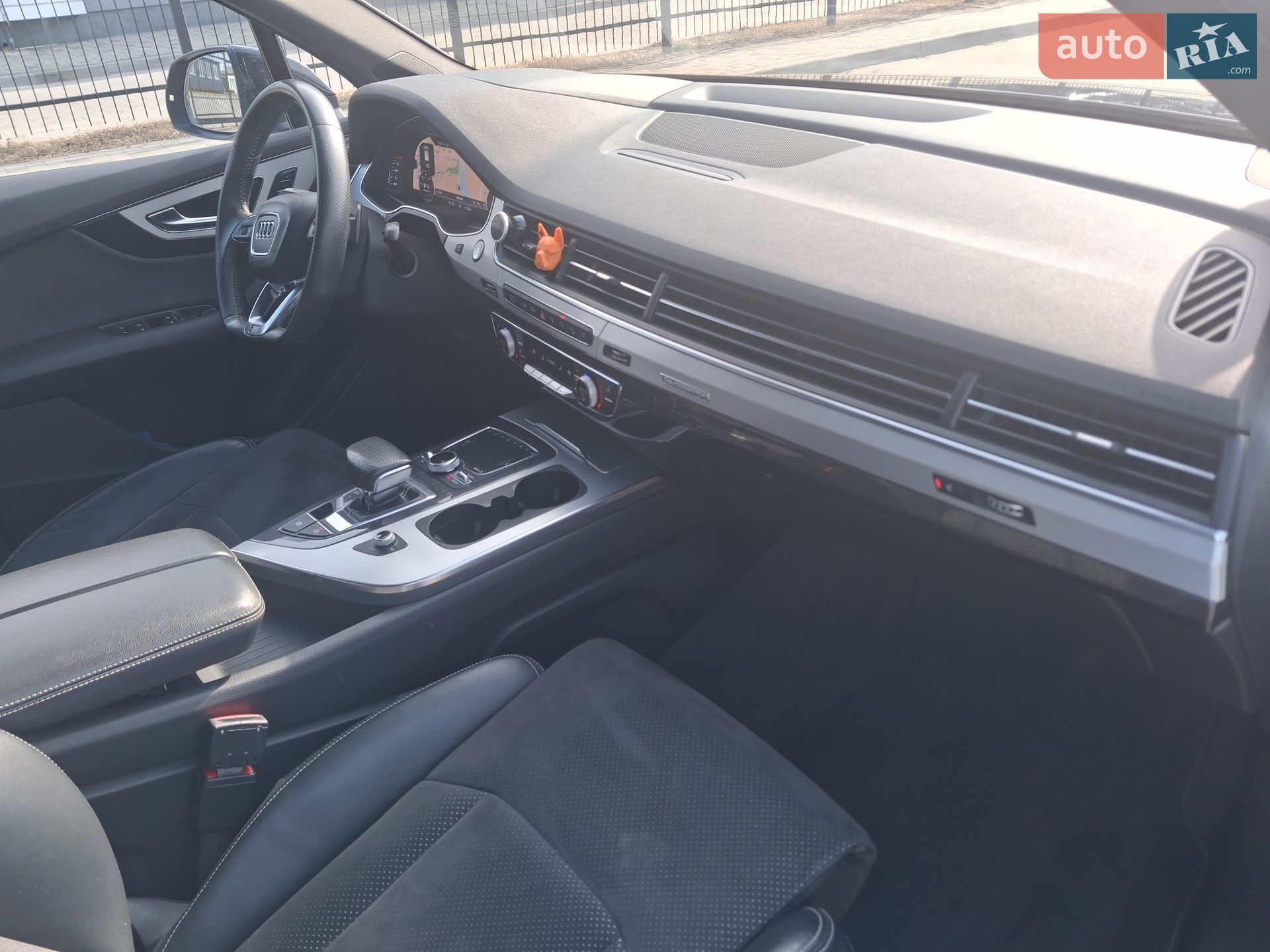 Audi Q7 2018 VIN WAUZZZ4M1JD045325 фото оголошення 45 з 74
