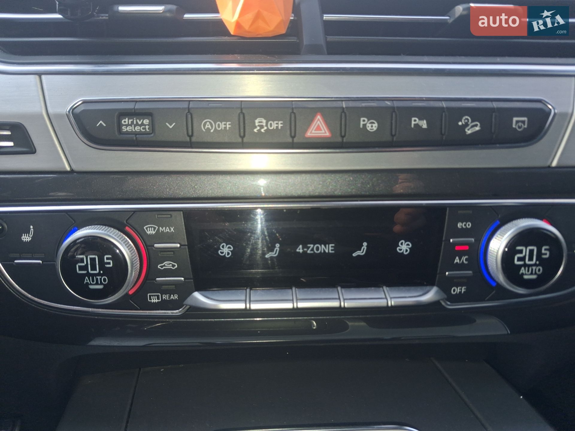 Audi Q7 2018 VIN WAUZZZ4M1JD045325 фото оголошення 58 з 74