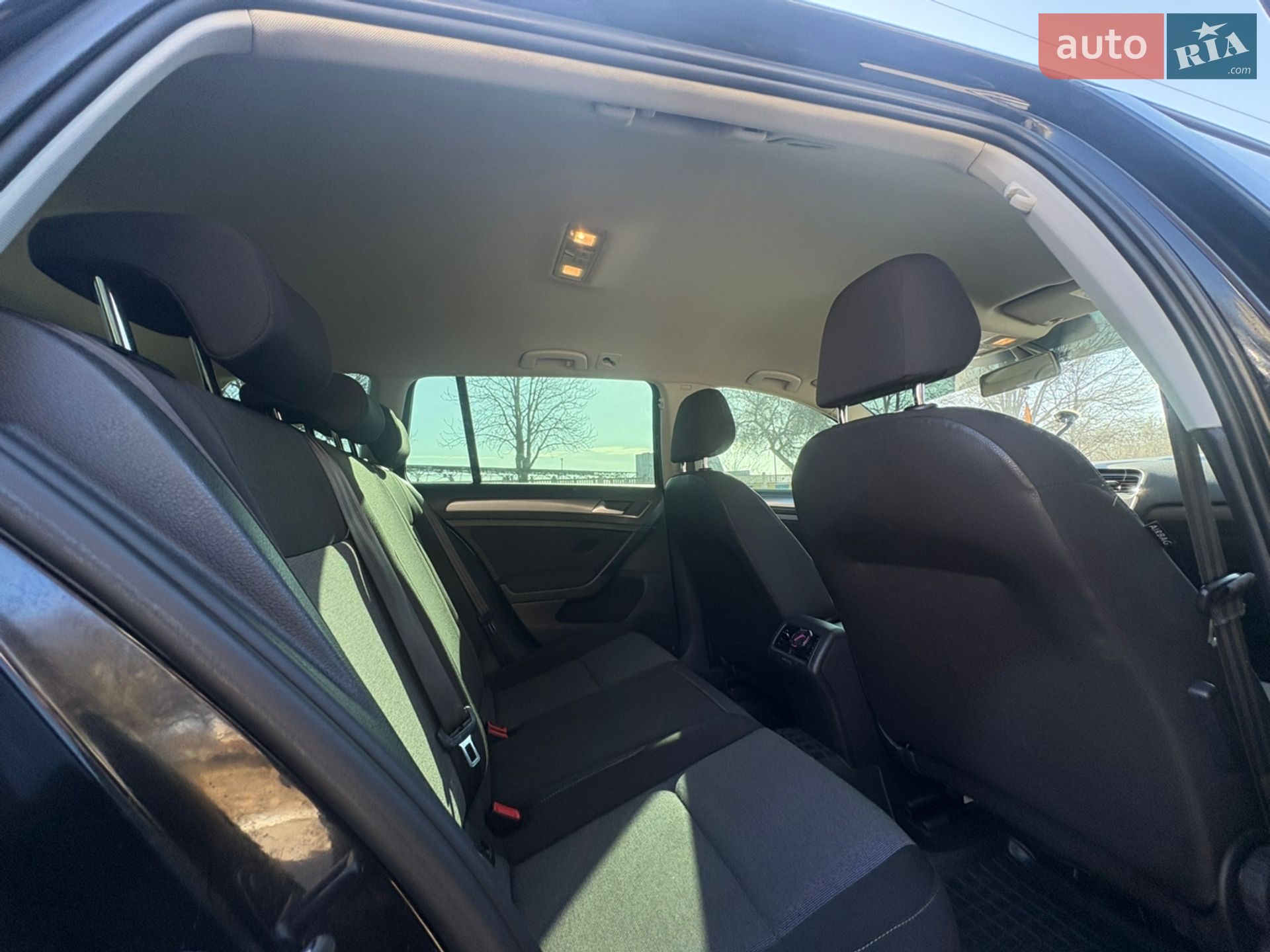 Volkswagen Golf 2016 VIN WVWZZZAUZHP542089 фото оголошення 17 з 21