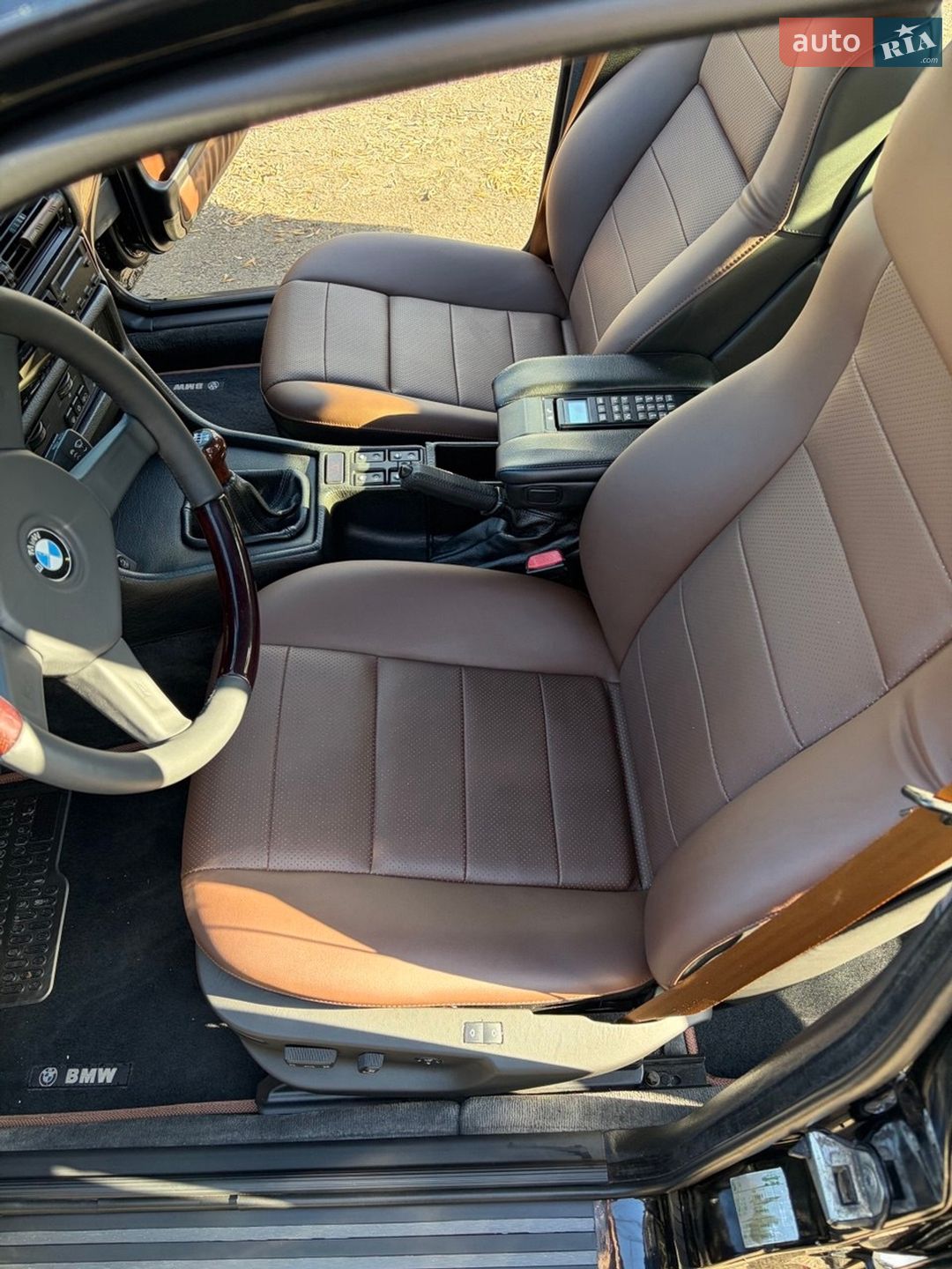BMW 7 Series 1990 VIN WBAGA81000DA17107 фото оголошення 32 з 43