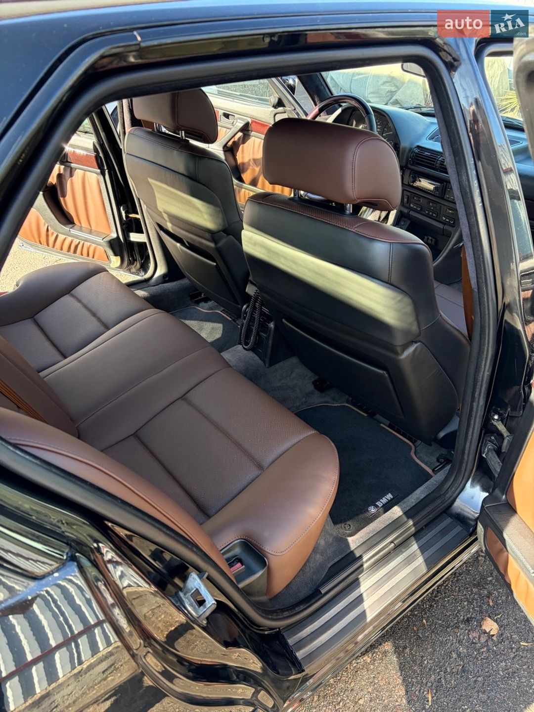 BMW 7 Series 1990 VIN WBAGA81000DA17107 фото оголошення 38 з 43