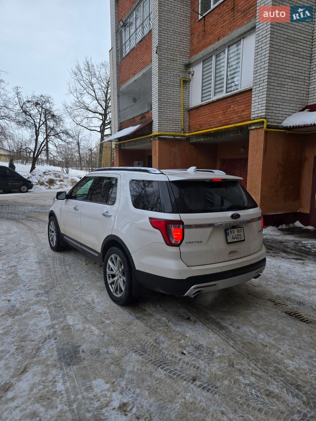 Ford Explorer 2017 VIN 1FM5K7FH5HGB49346 фото оголошення 4 з 27