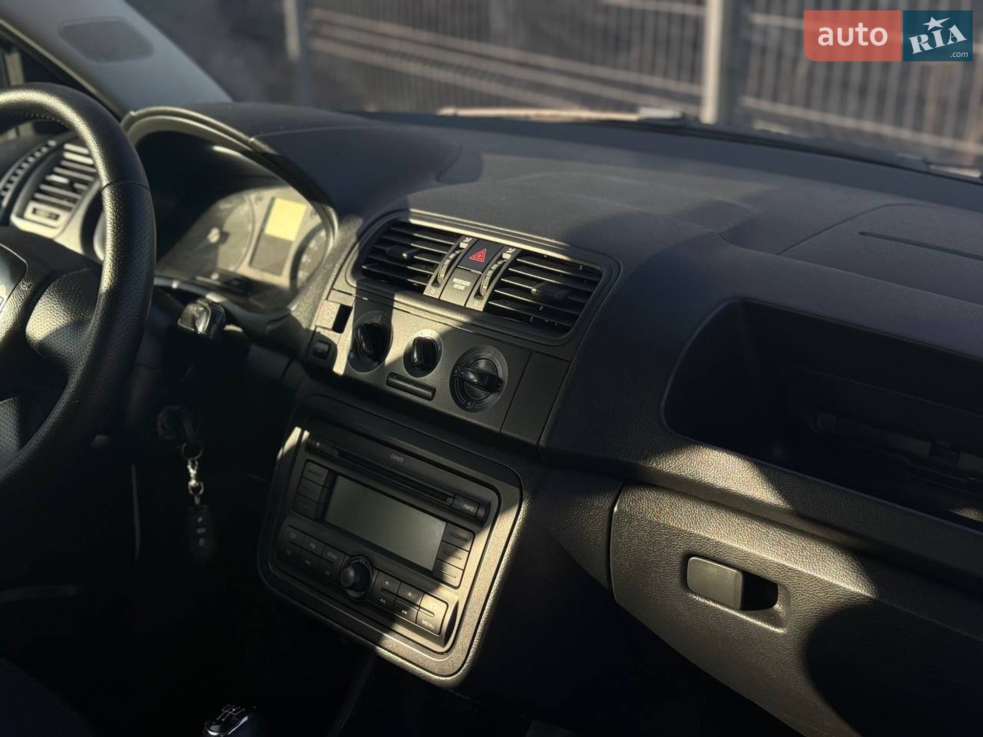 Skoda Fabia 2012 VIN TMBEC25JSC3014263 фото оголошення 5 з 8