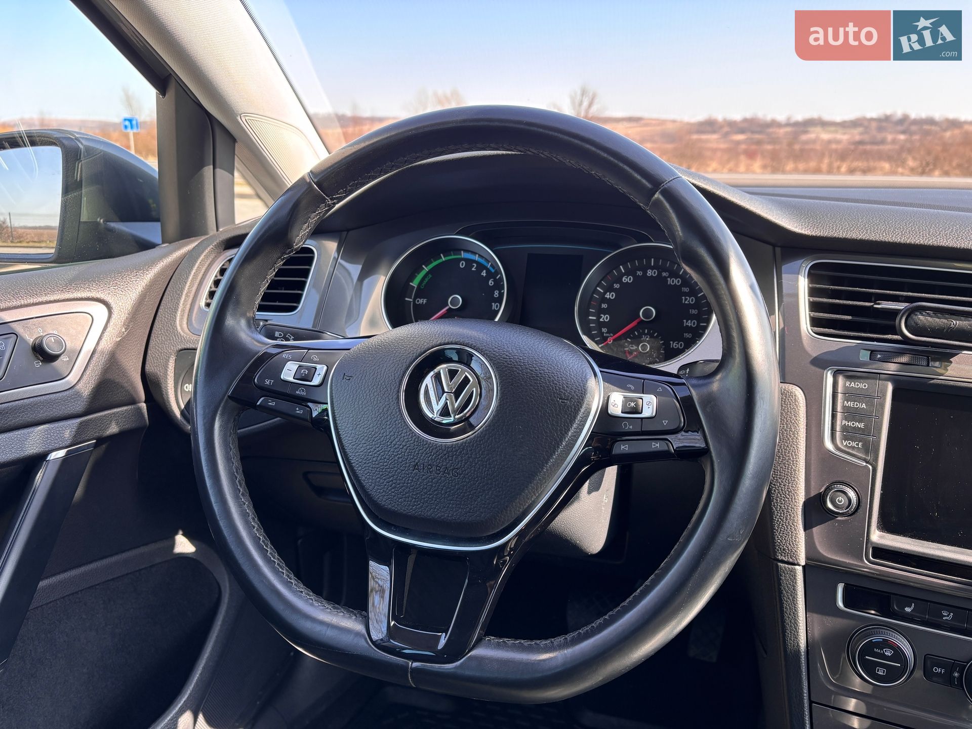 Volkswagen e-Golf 2016 VIN WVWZZZAUZHW900531 фото оголошення 15 з 26