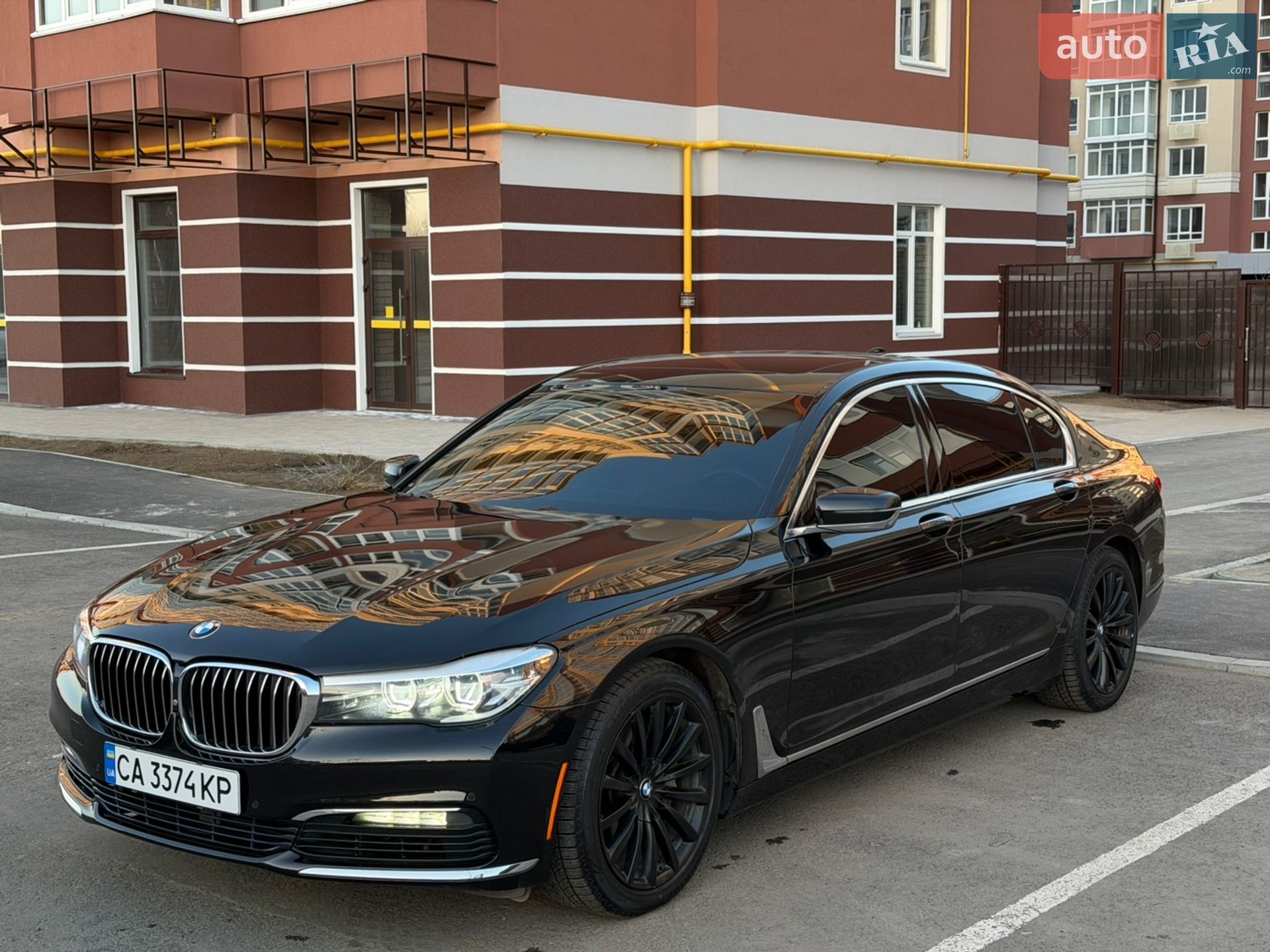 BMW 7 Series 2016 VIN WBA7E2C58GG738940 фото оголошення 3 з 85