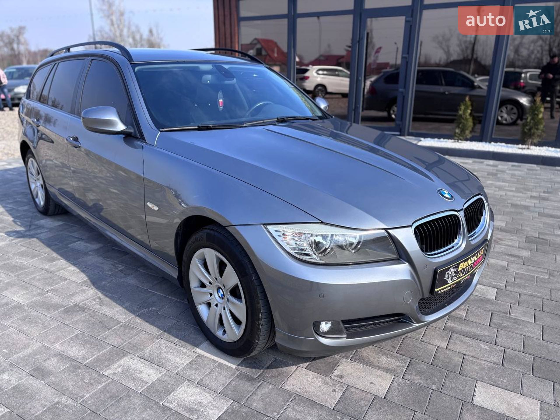 BMW 3 Series 2010 VIN WBAUX11060A814470 фото оголошення 2 з 29