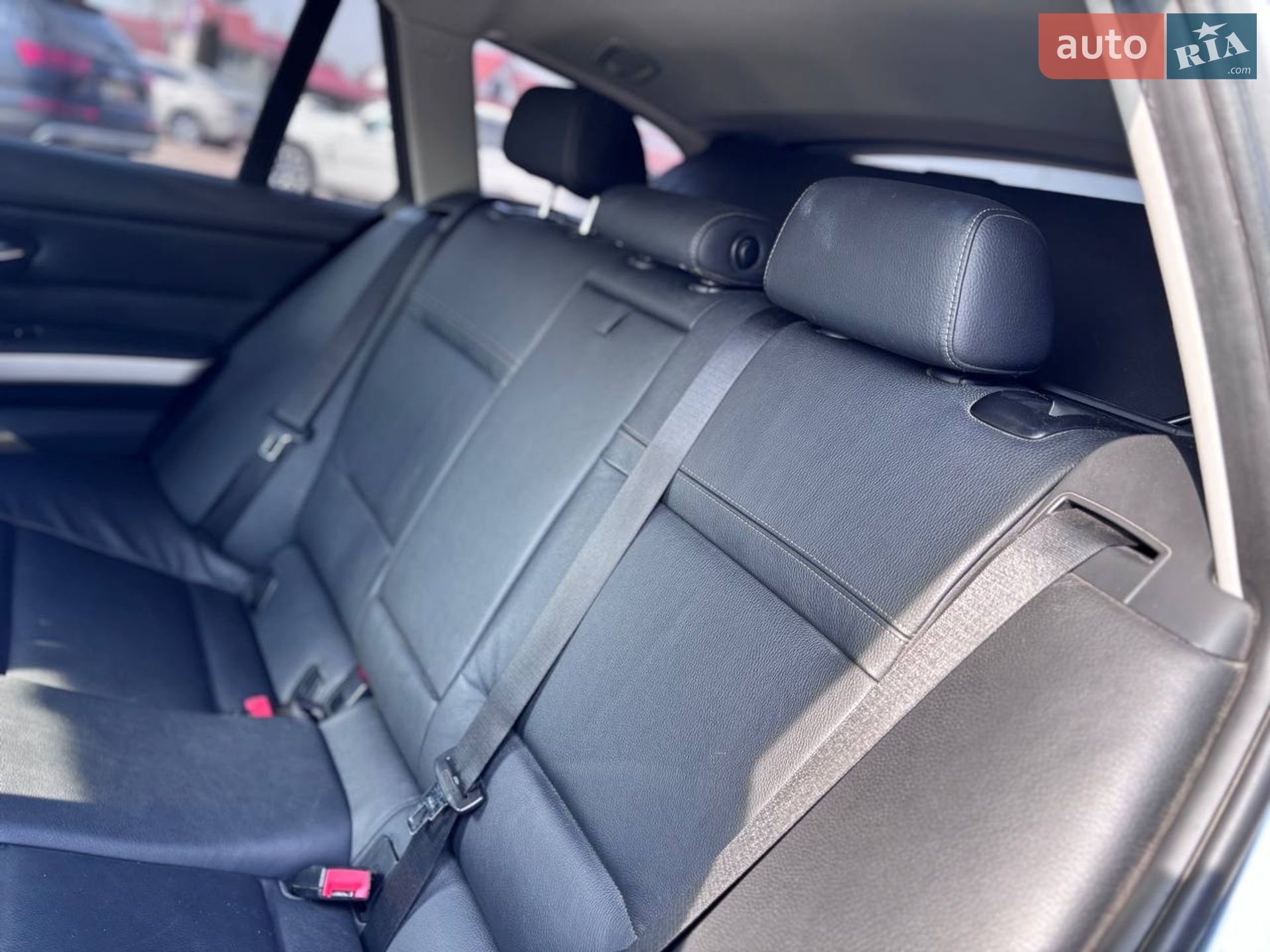 BMW 3 Series 2010 VIN WBAUX11060A814470 фото оголошення 24 з 29